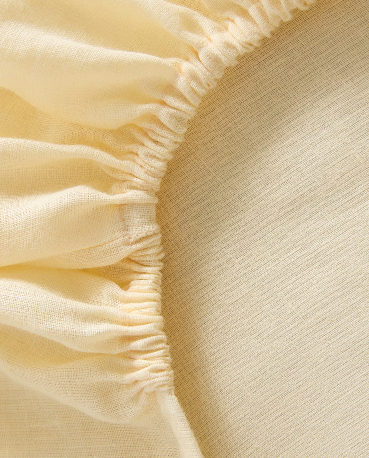 ZARA HOME Простыня на резинке из льна с эффектом стирки (140 г/м²) ракурс 7
