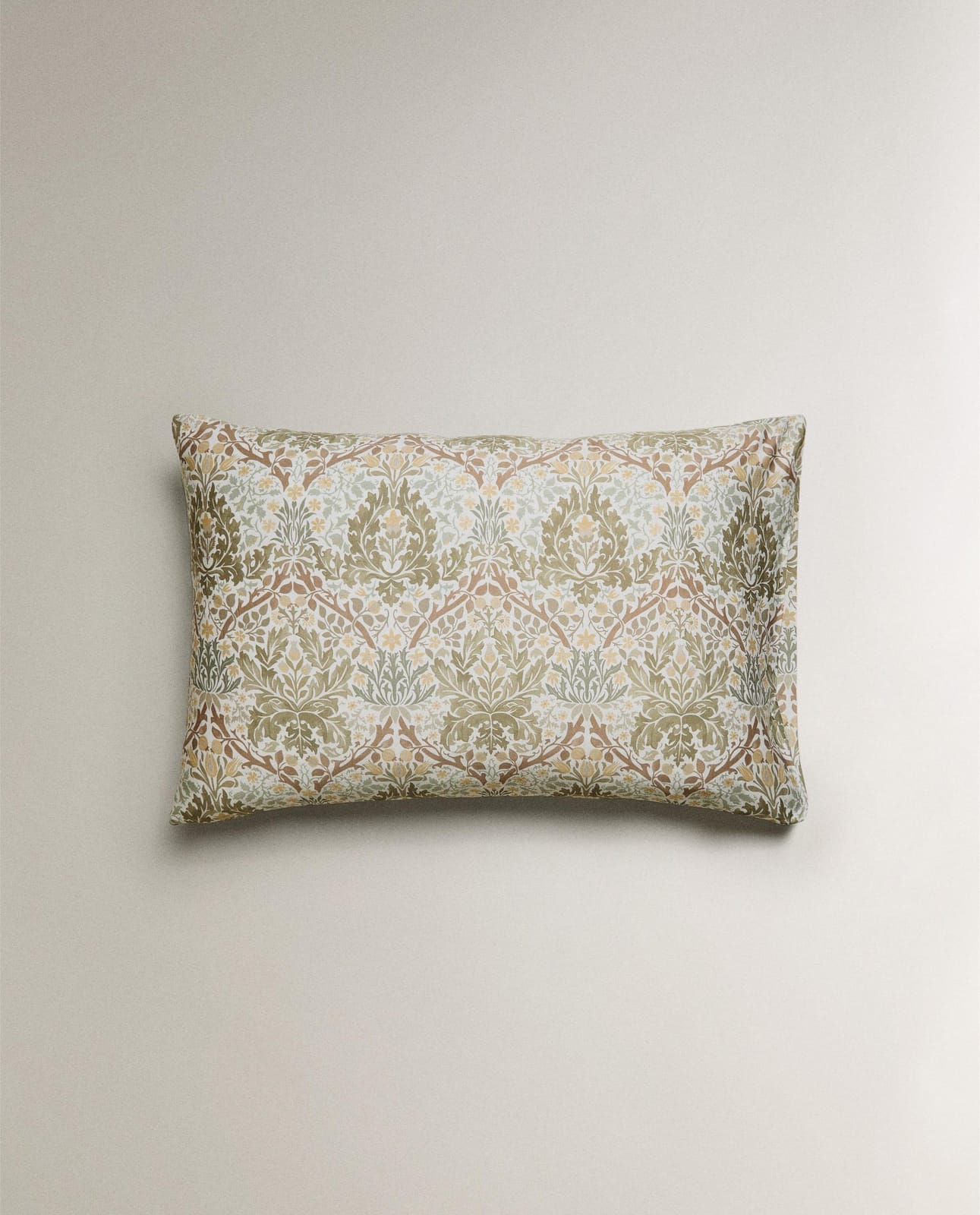 ZARA HOME САТИНОВАЯ НАВОЛОЧКА НА ПОДУШКУ С ЛИСТЬЯМИ MORRIS & CO. ракурс 4
