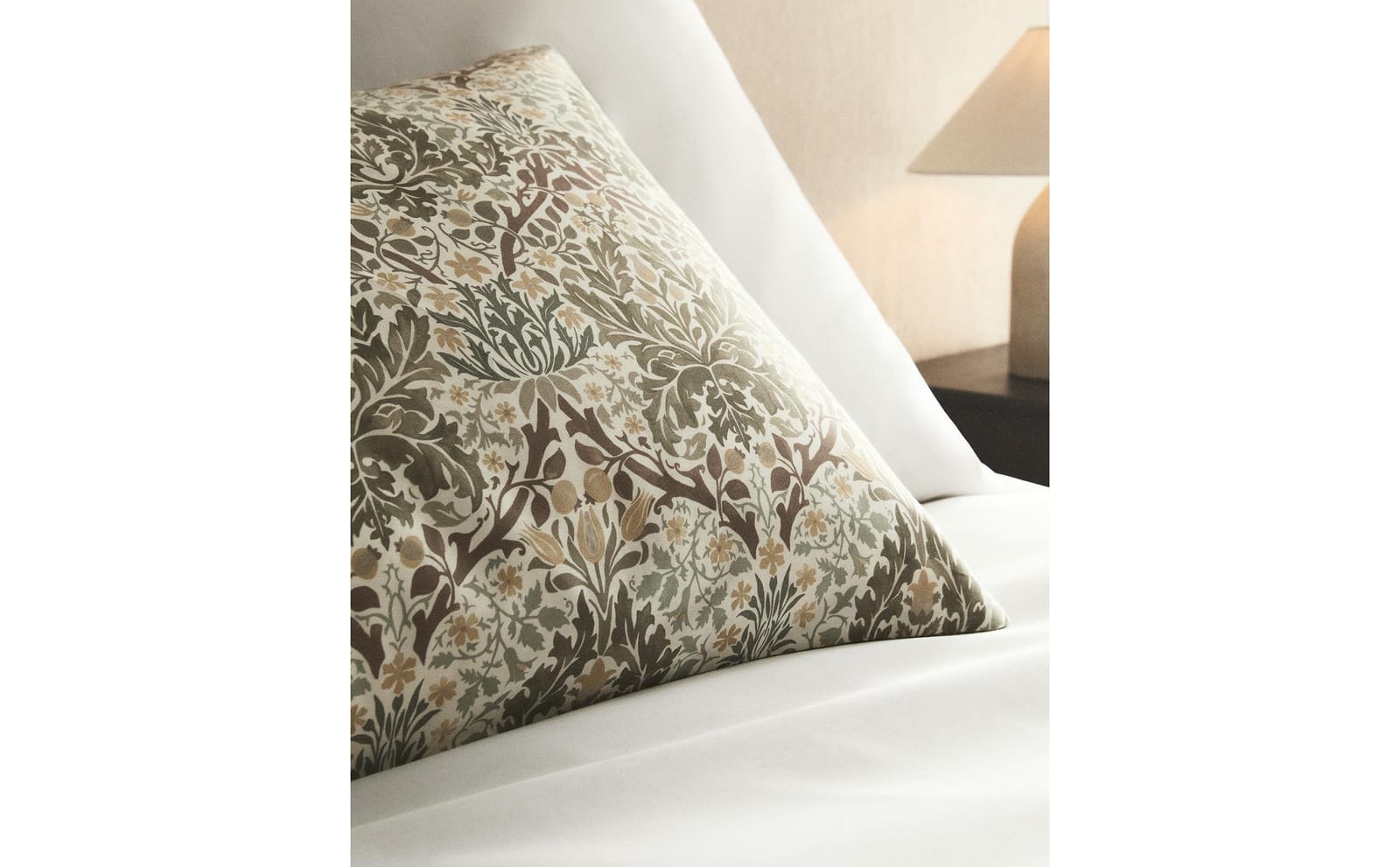 ZARA HOME САТИНОВАЯ НАВОЛОЧКА НА ПОДУШКУ С ЛИСТЬЯМИ MORRIS & CO. ракурс 8