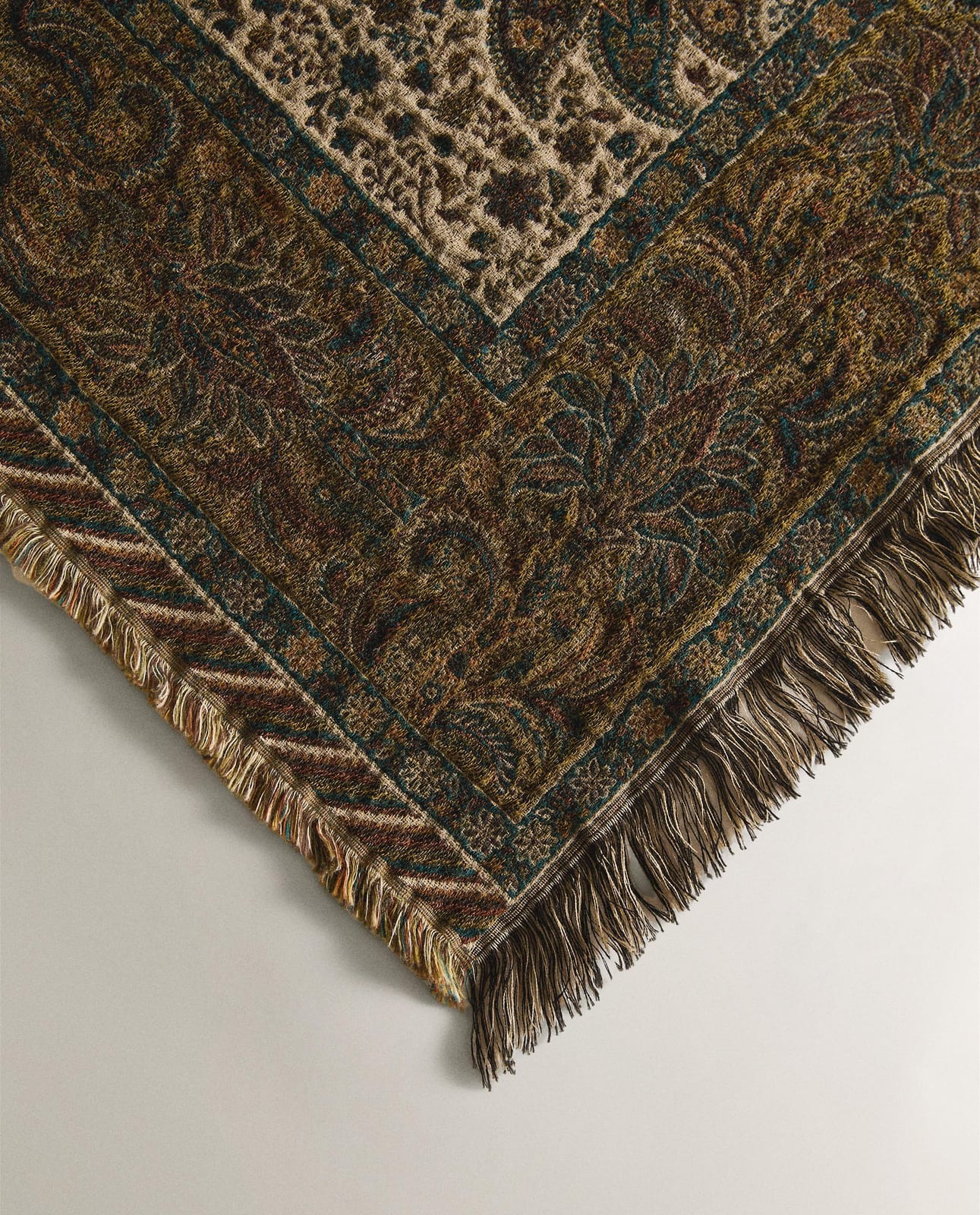 ZARA HOME ОДЕЯЛО ПЕЙЗЛИ ракурс 5