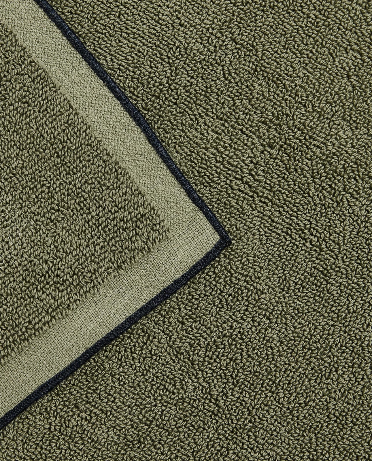 ZARA HOME КОВРИК ДЛЯ ВАННОЙ С ДЕКОРАТИВНОЙ СТРОЧКОЙ ракурс 2