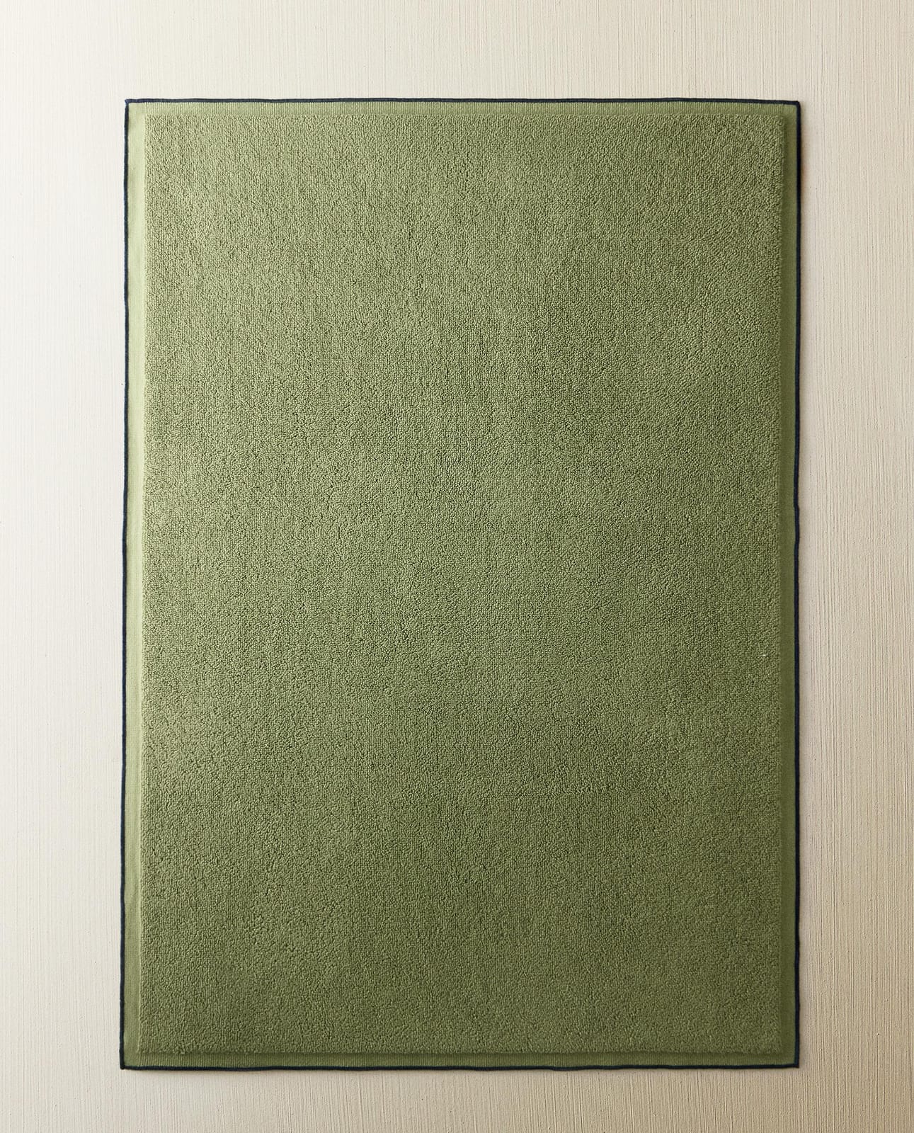ZARA HOME КОВРИК ДЛЯ ВАННОЙ С ДЕКОРАТИВНОЙ СТРОЧКОЙ ракурс 6