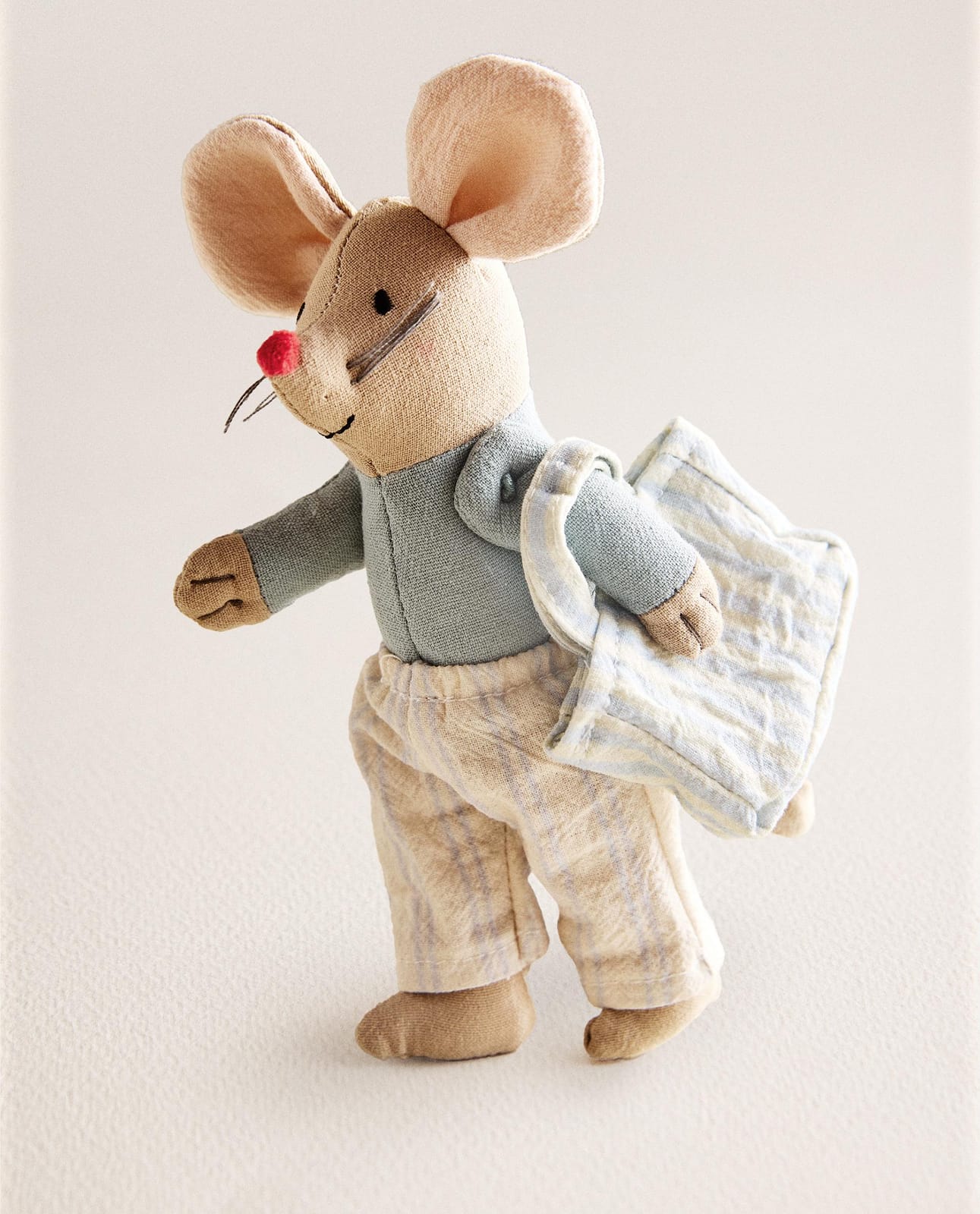 ZARA HOME МЯГКАЯ ИГРУШКА МЫШКА ракурс 2
