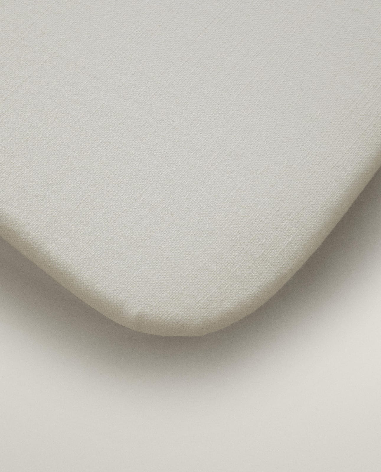 ZARA HOME ПОДУШКА НА СИДЕНЬЕ КРЕСЛА ИЗ ХЛОПКА И ЛЬНА ракурс 2