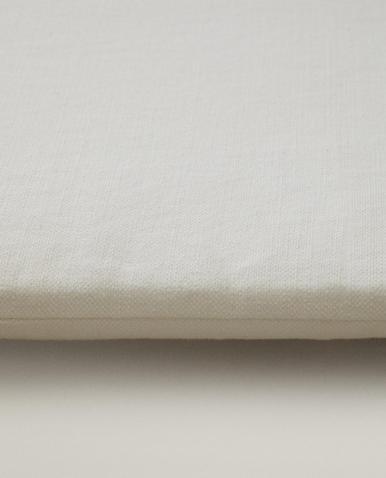 ZARA HOME ПОДУШКА НА СИДЕНЬЕ КРЕСЛА ИЗ ХЛОПКА И ЛЬНА ракурс 5