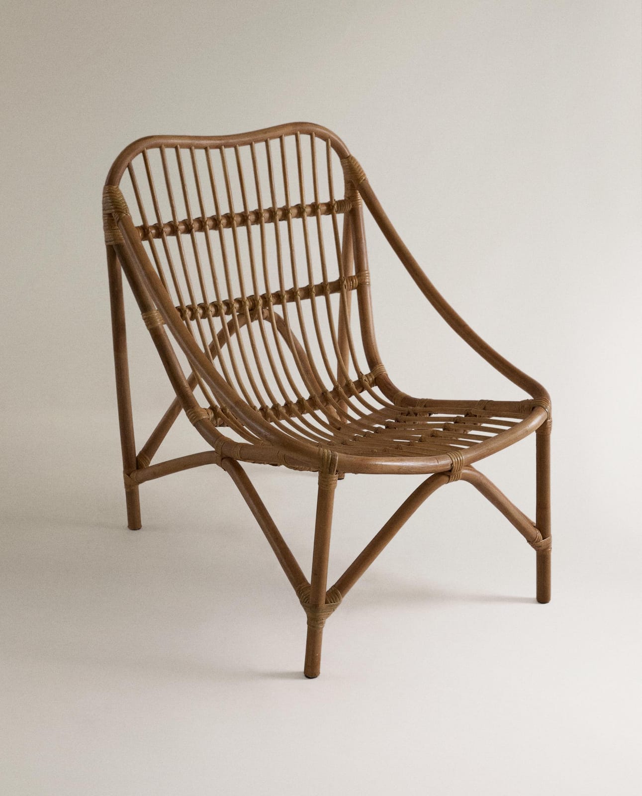 Стул ZARA HOME КРЕСЛО РОТАНГОВОЕ С ПЕРЕКЛАДИНАМИ JASNOBEŻOWY 80 x 60 x 80 cm