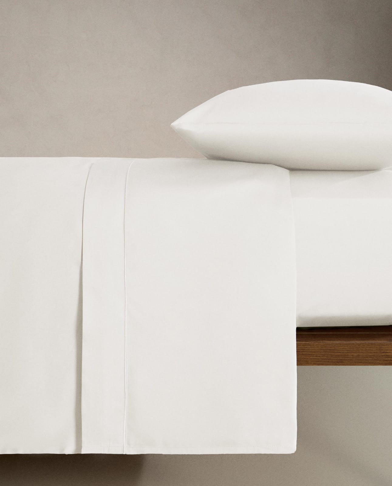 ZARA HOME Сатиновая простыня на резинке | выс. 40 см (300 нитей) ракурс 6
