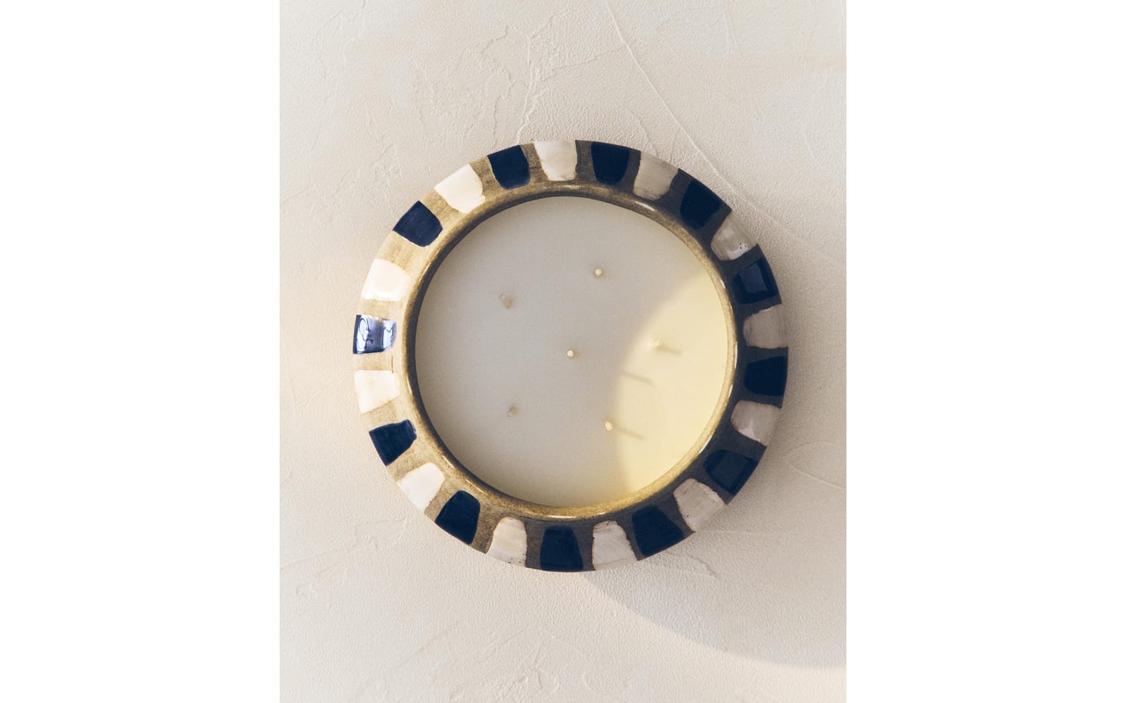 ZARA HOME (700 г) Ароматическая свеча ILLES BALEARS ракурс 8