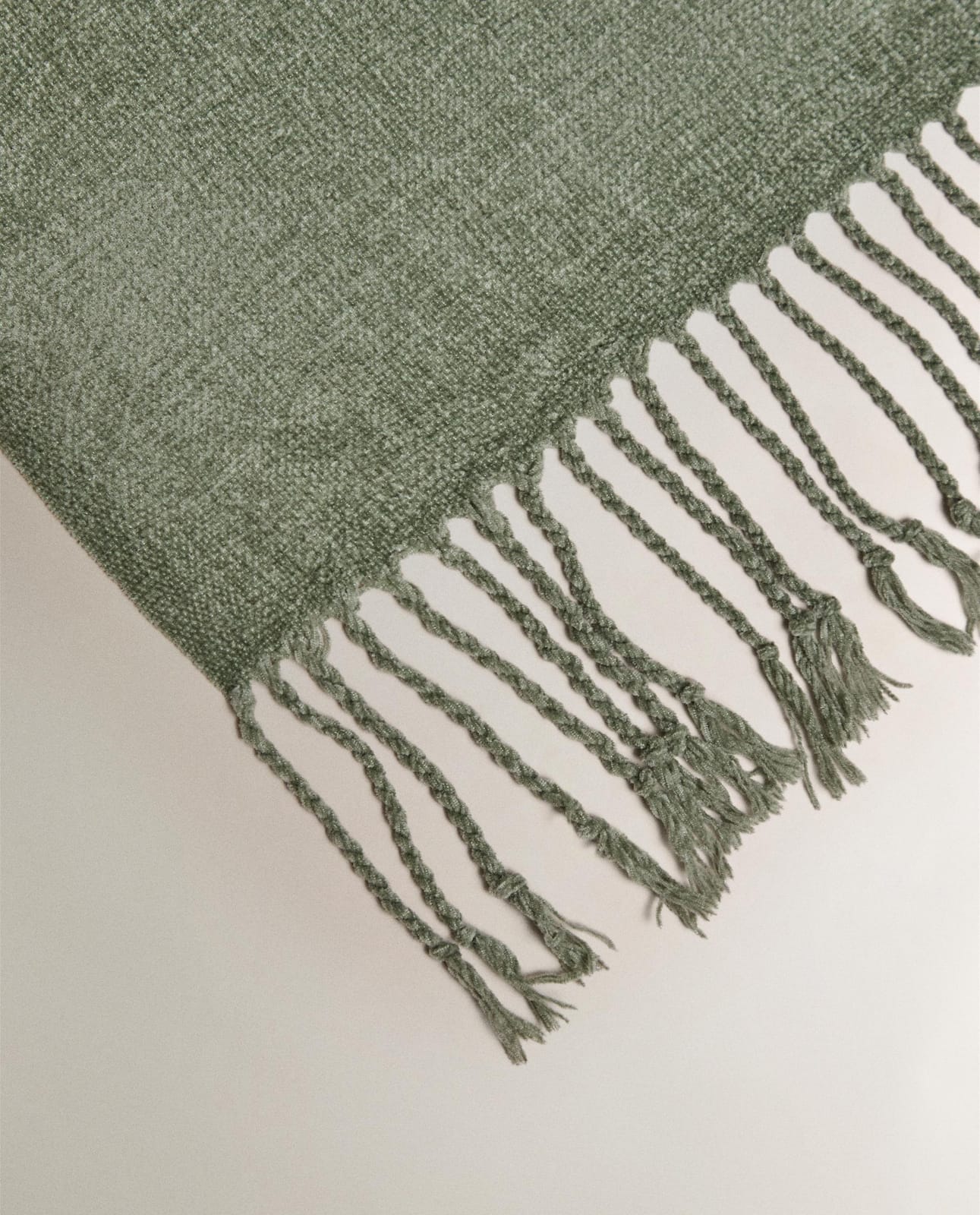 ZARA HOME ШЕНИЛЛОВЫЙ ПЛЕД ракурс 4