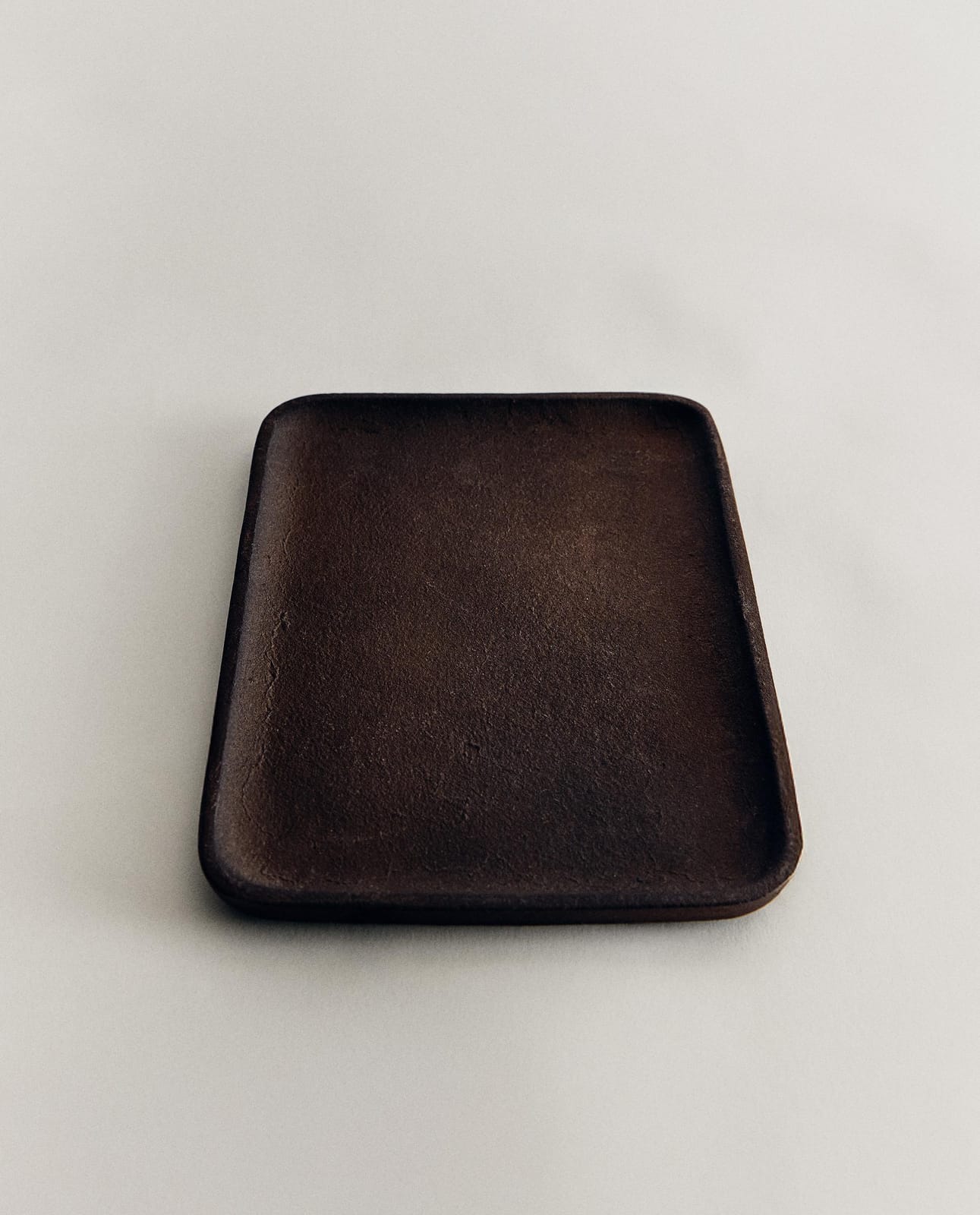 ZARA HOME ЧЕРНЫЙ МЕТАЛЛИЧЕСКИЙ ПОДНОС ракурс 6