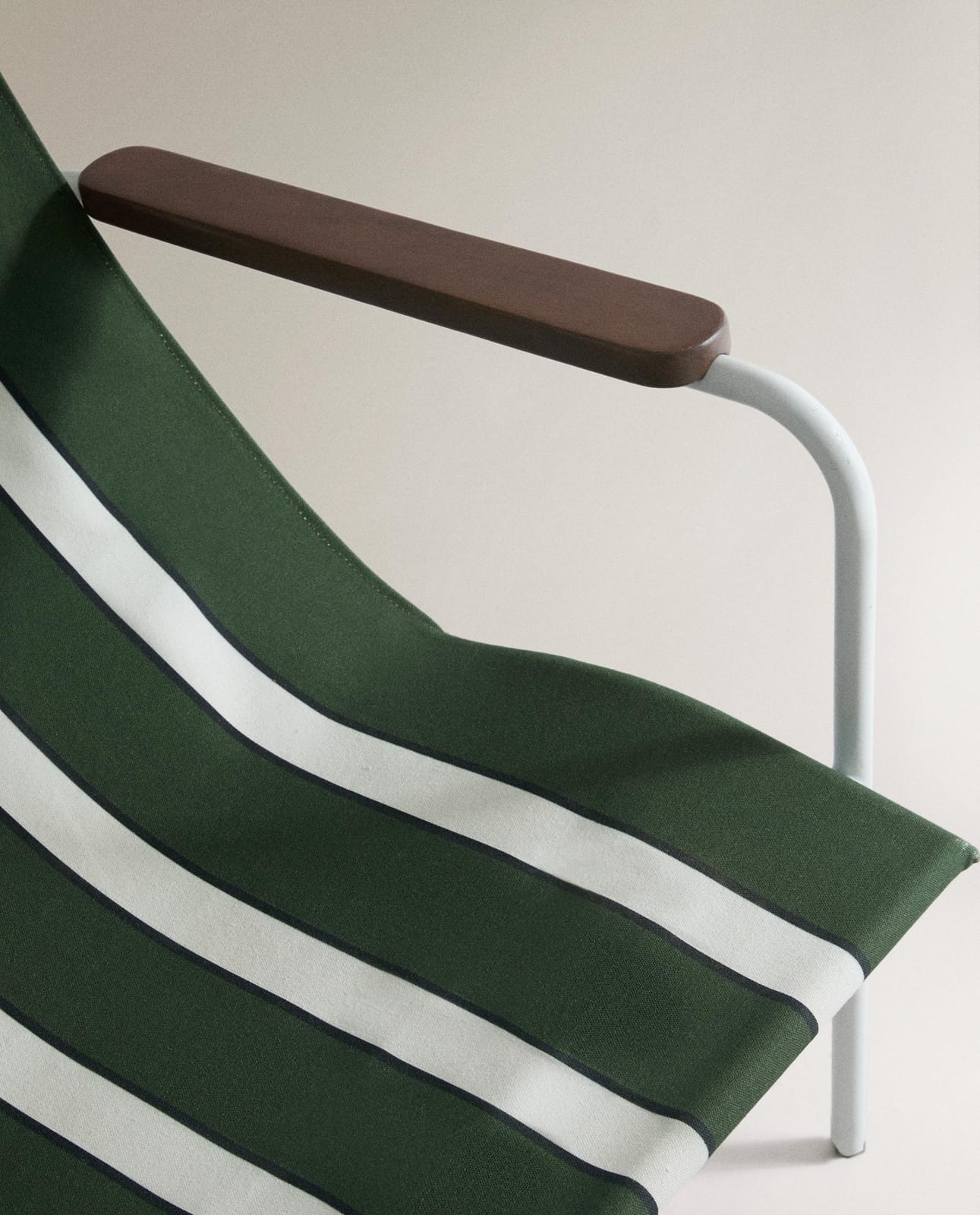 ZARA HOME КРЕСЛО С ЦВЕТНОЙ МЕТАЛЛИЧЕСКОЙ КОНСТРУКЦИЕЙ ракурс 4