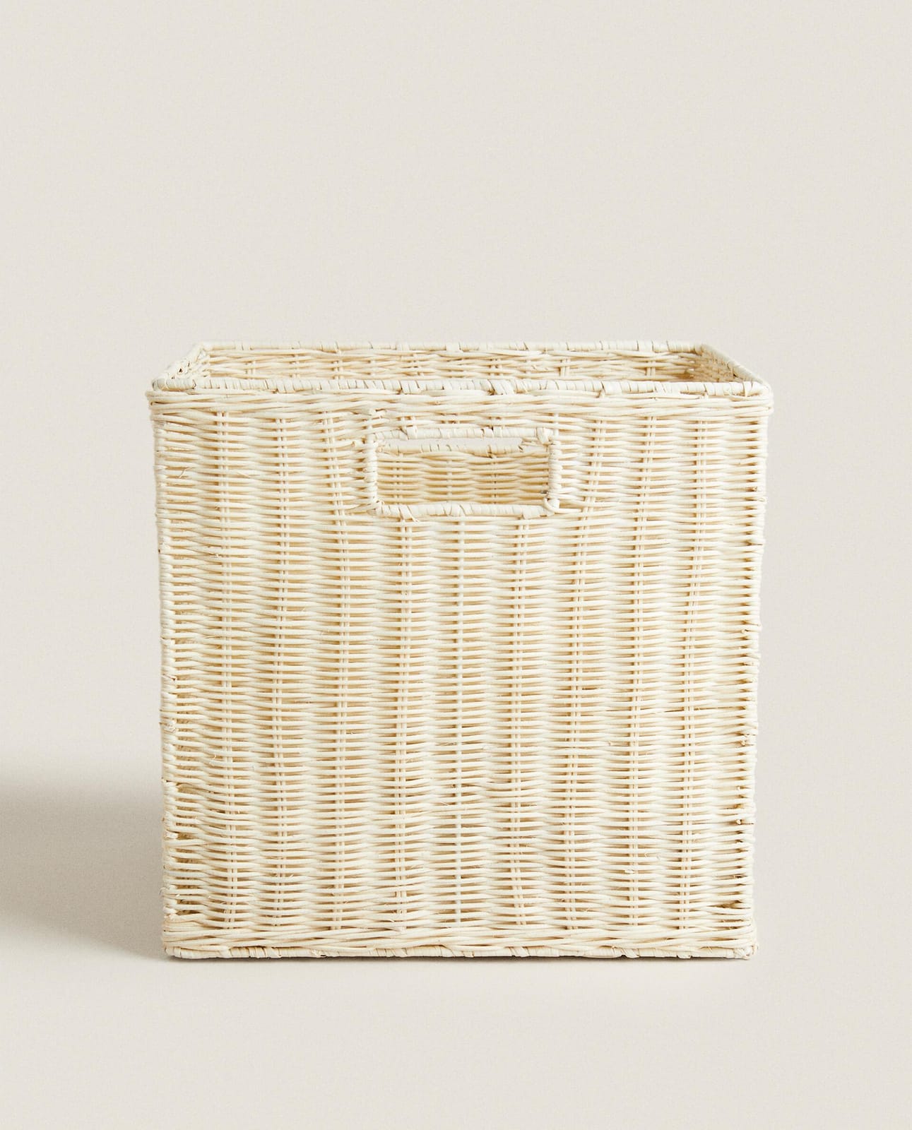 ZARA HOME КВАДРАТНАЯ КОРЗИНА ИЗ РОТАНГА ракурс 2
