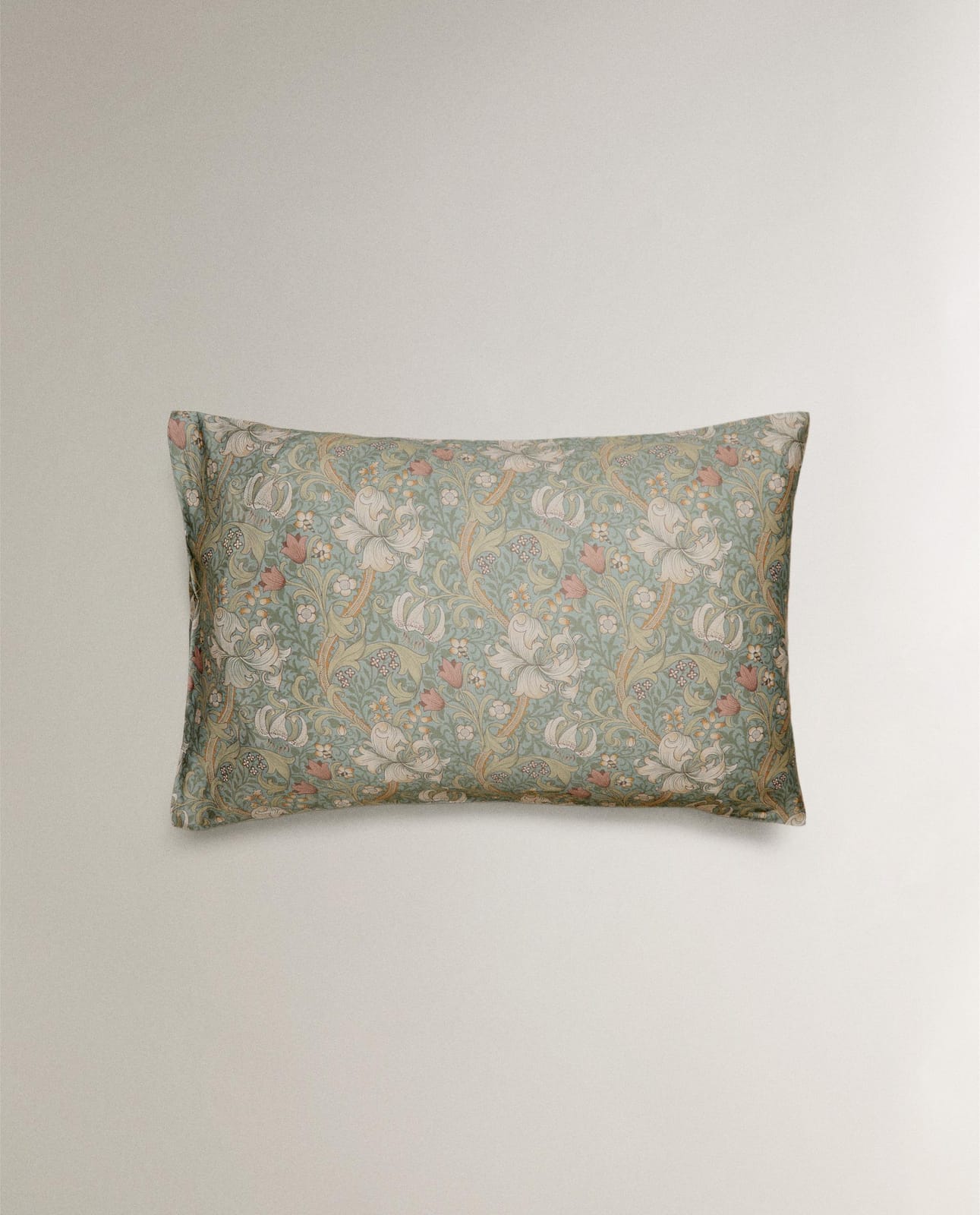 ZARA HOME POSZEWKA NA PODUSZKĘ Z BAWEŁNY SATYNOWEJ MORRIS & CO. ракурс 2