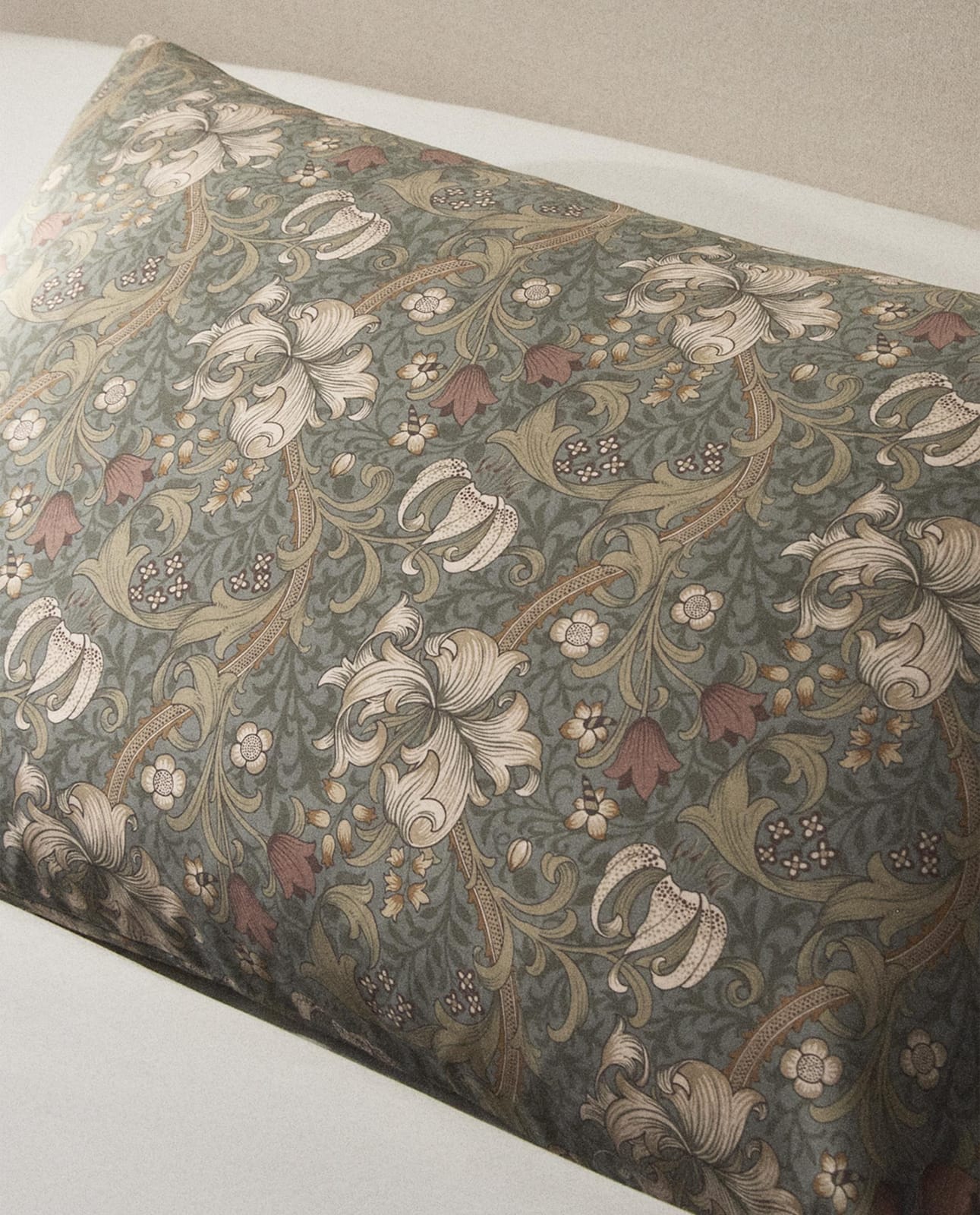 ZARA HOME POSZEWKA NA PODUSZKĘ Z BAWEŁNY SATYNOWEJ MORRIS & CO. ракурс 7
