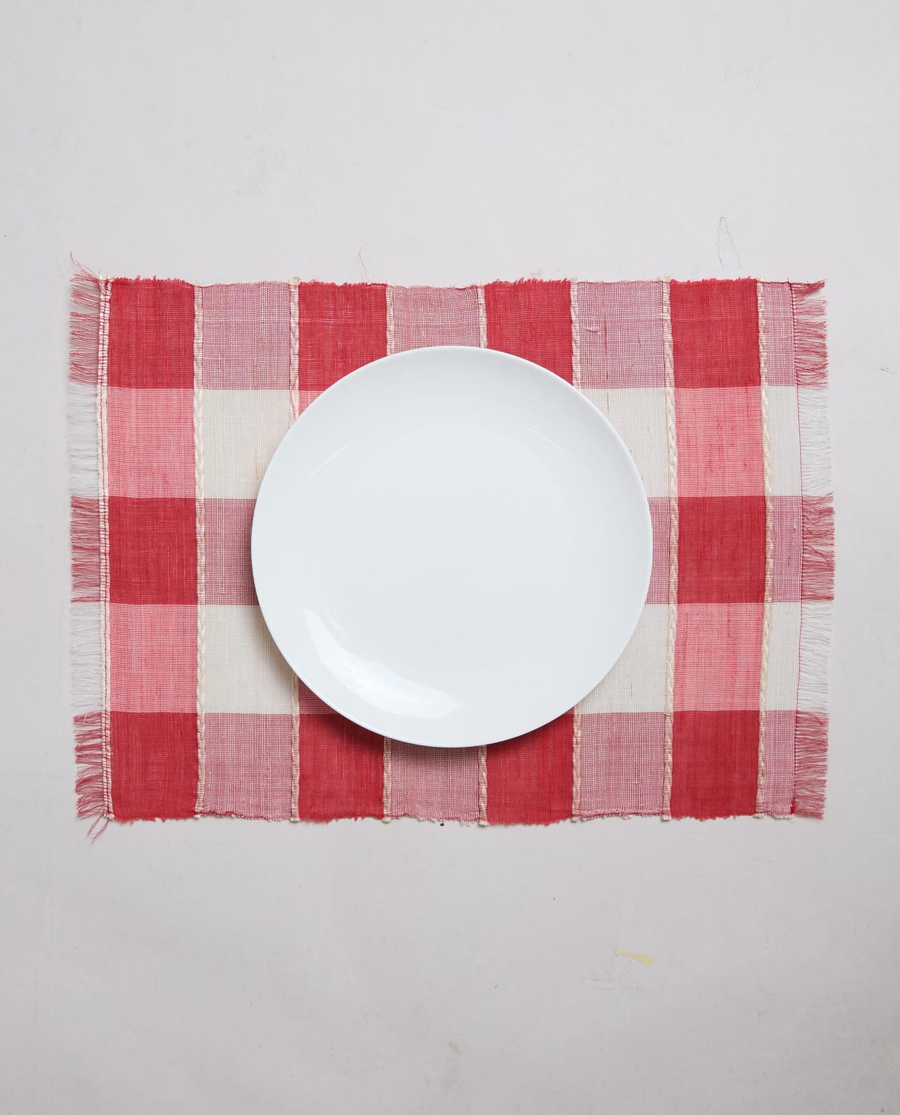 ZARA HOME ПОДСТАВКА ПОД ТАРЕЛКУ В КЛЕТКУ ракурс 6