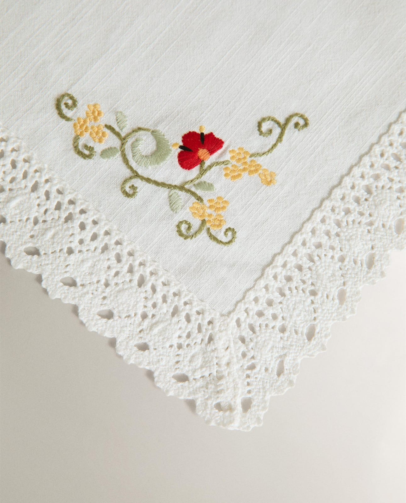 ZARA HOME Хлопковая подставка с цветами ракурс 5