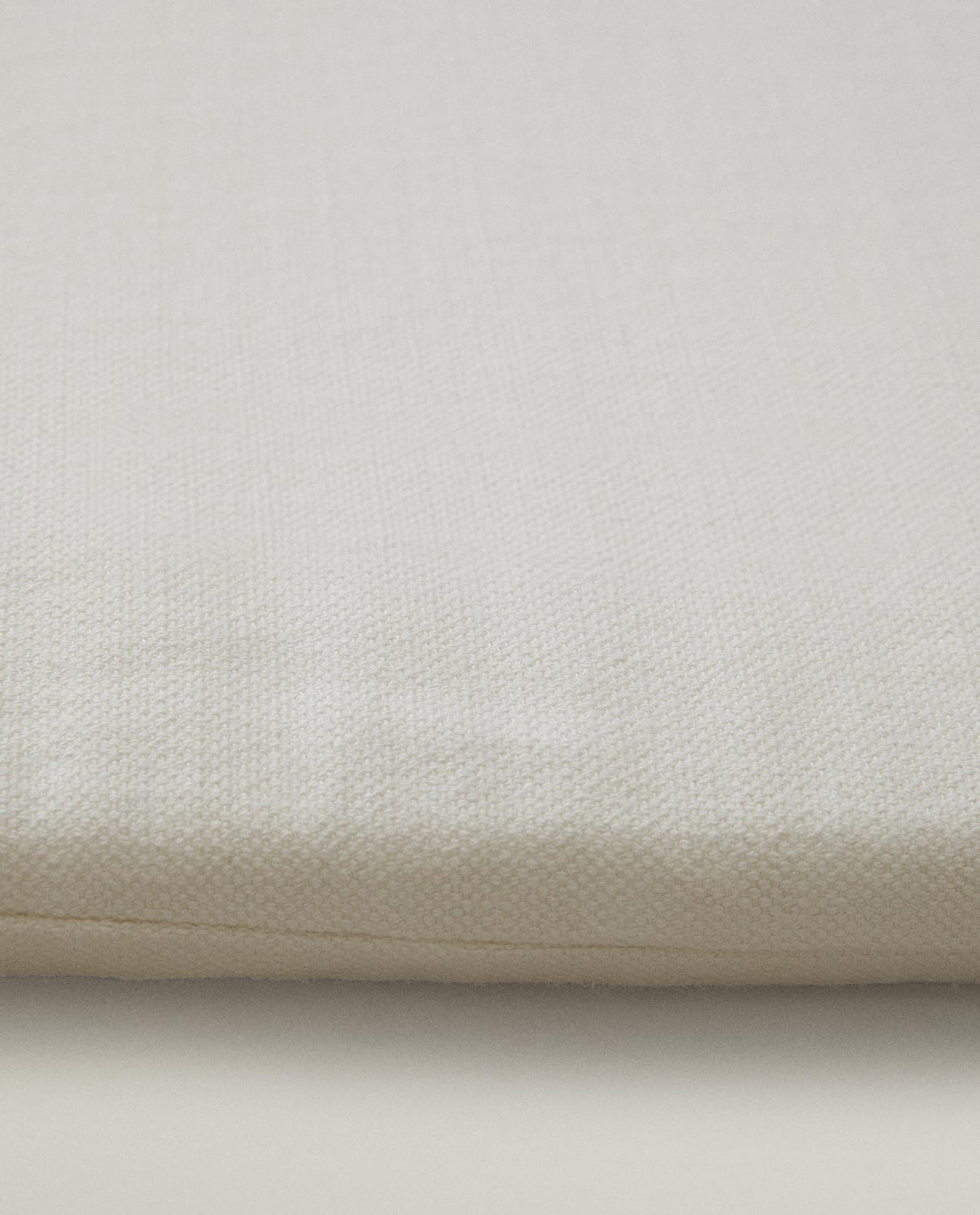 ZARA HOME ПОДУШКА ДЛЯ ДИВАНА ИЗ ХЛОПКА И ЛЬНА ракурс 5