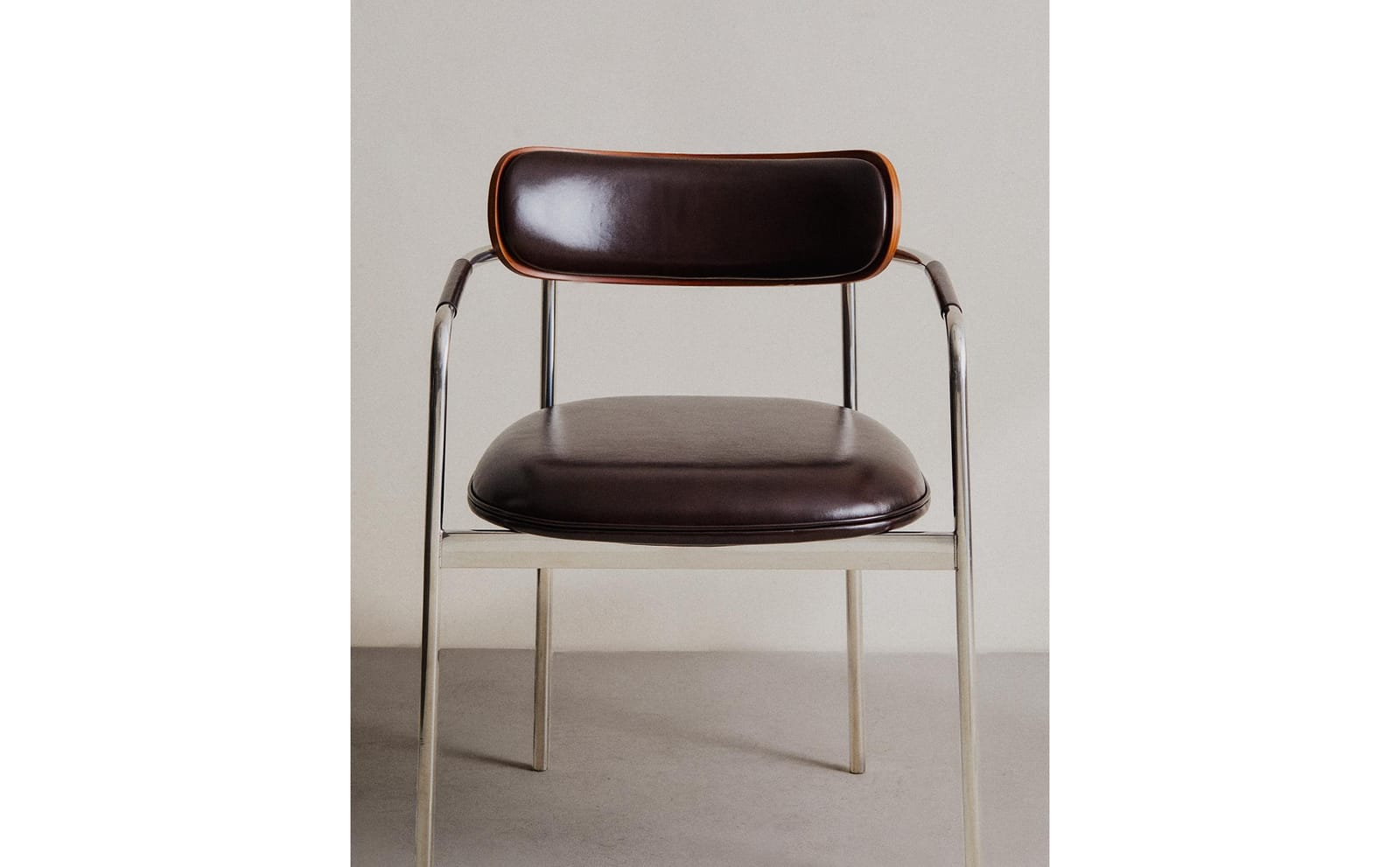 ZARA HOME СТУЛ ИЗ КОЖИ И НЕРЖАВЕЮЩЕЙ СТАЛИ ракурс 2