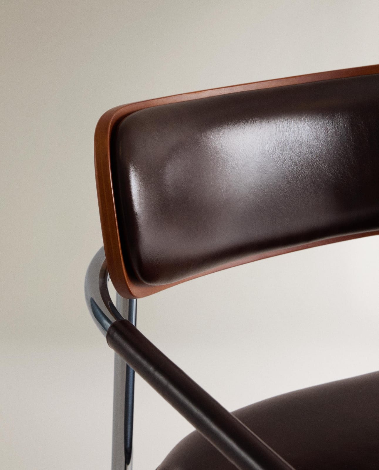ZARA HOME СТУЛ ИЗ КОЖИ И НЕРЖАВЕЮЩЕЙ СТАЛИ ракурс 7