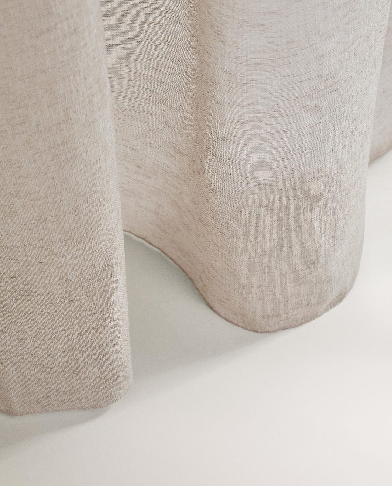 ZARA HOME ЗАНАВЕСКА НИЗКОЙ ПРОЗРАЧНОСТИ (КОМПЛЕКТ 2 ШТ.) ракурс 5