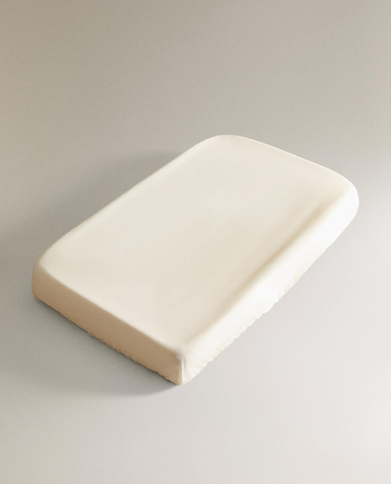 ZARA HOME ПОДОДЕЯЛЬНИКОВАЯ ПРОСТЫНЯ ДЛЯ КОЛЫБЕЛИ И ЛЮЛЬКИ (2 ШТУКИ) ракурс 3