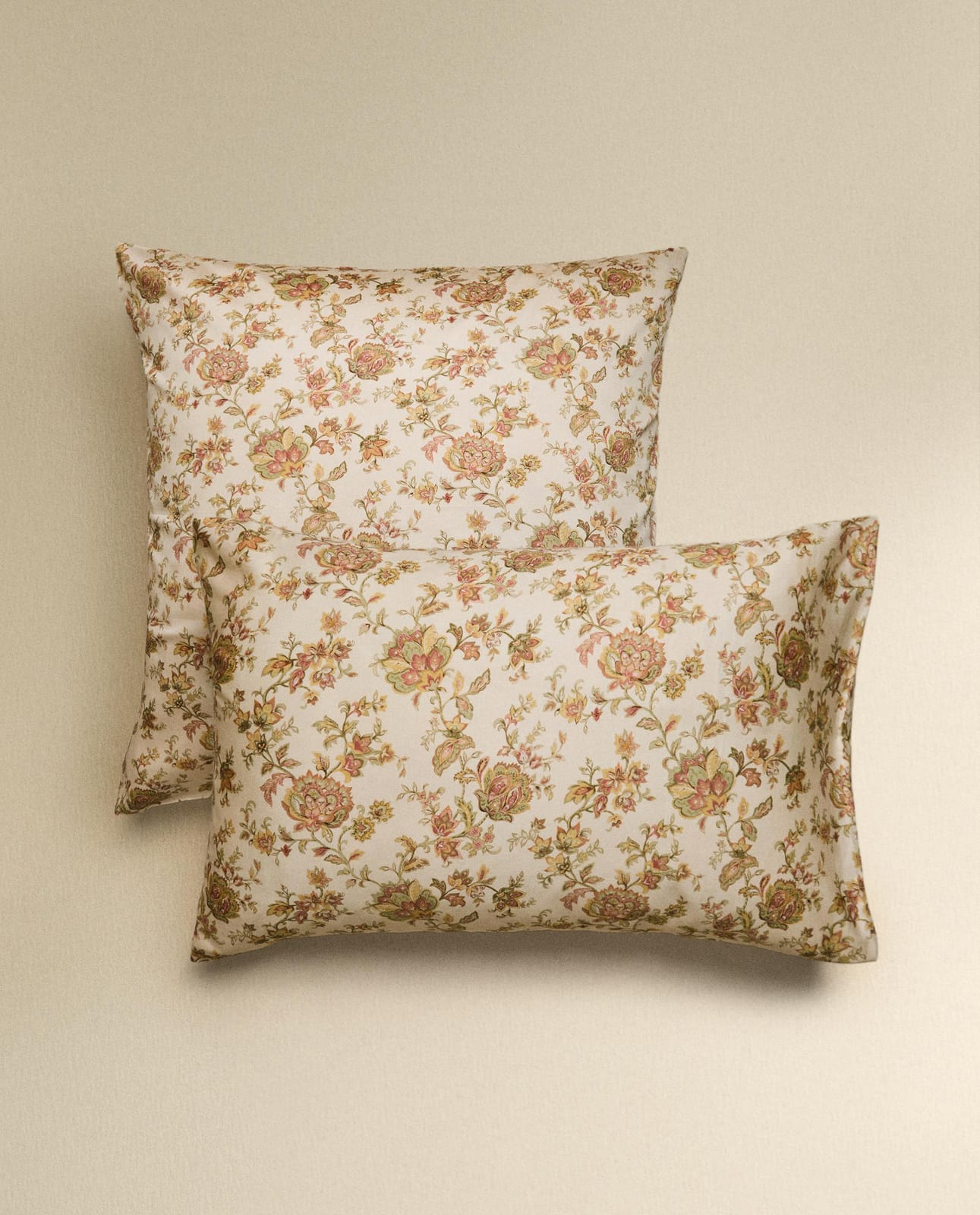 Наволочка ZARA HOME атласная наволочка в цветы BEŻ 80 x 80 cm