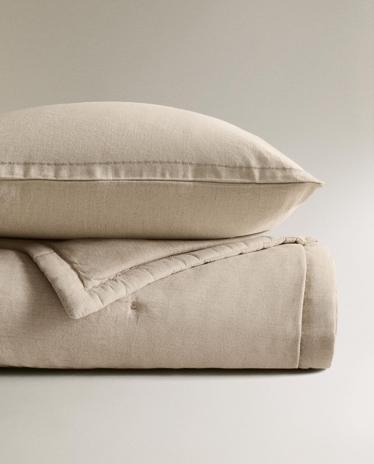 ZARA HOME НАКРЫВКА ИЗ ЛЬНА СТЕГАНАЯ В ТОЧКУ ракурс 8