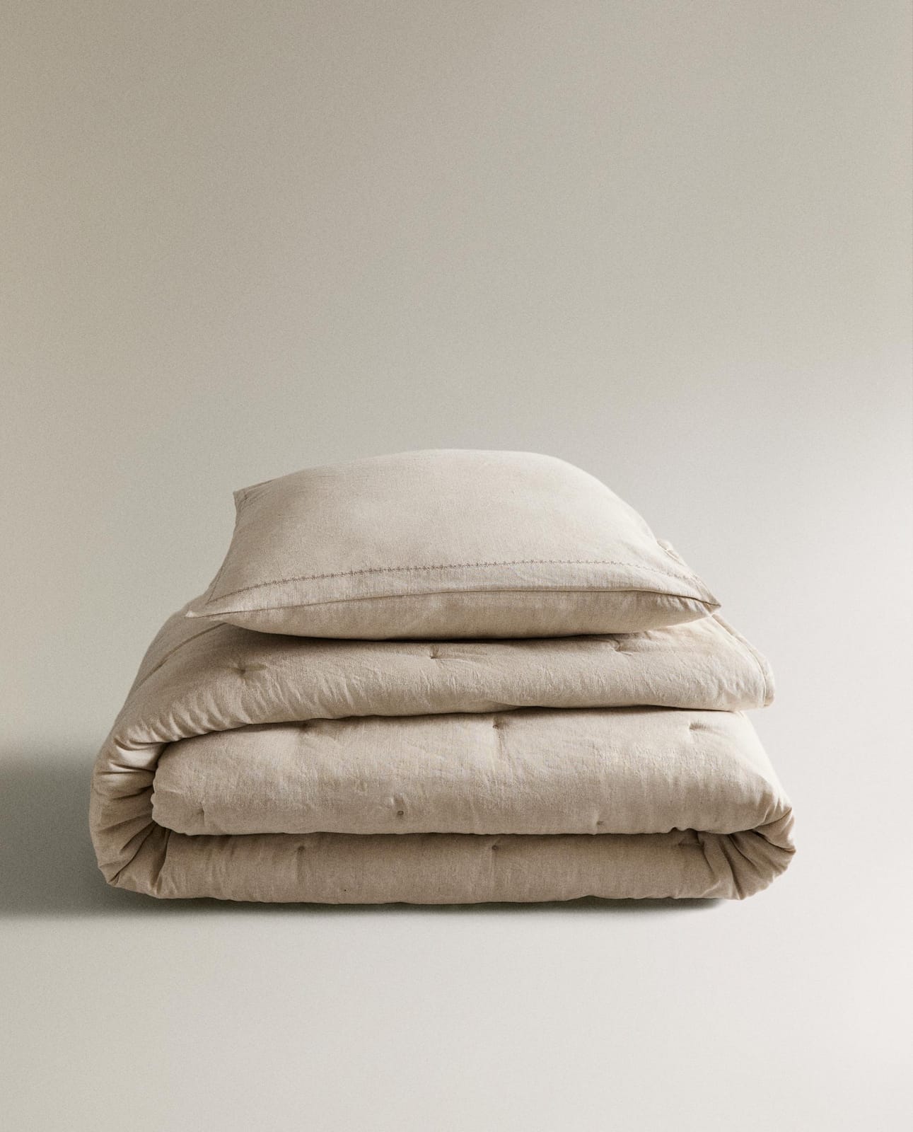 Покрывало ZARA HOME из льна стеганое в горошек Светло-бежевое 230 x 250 см