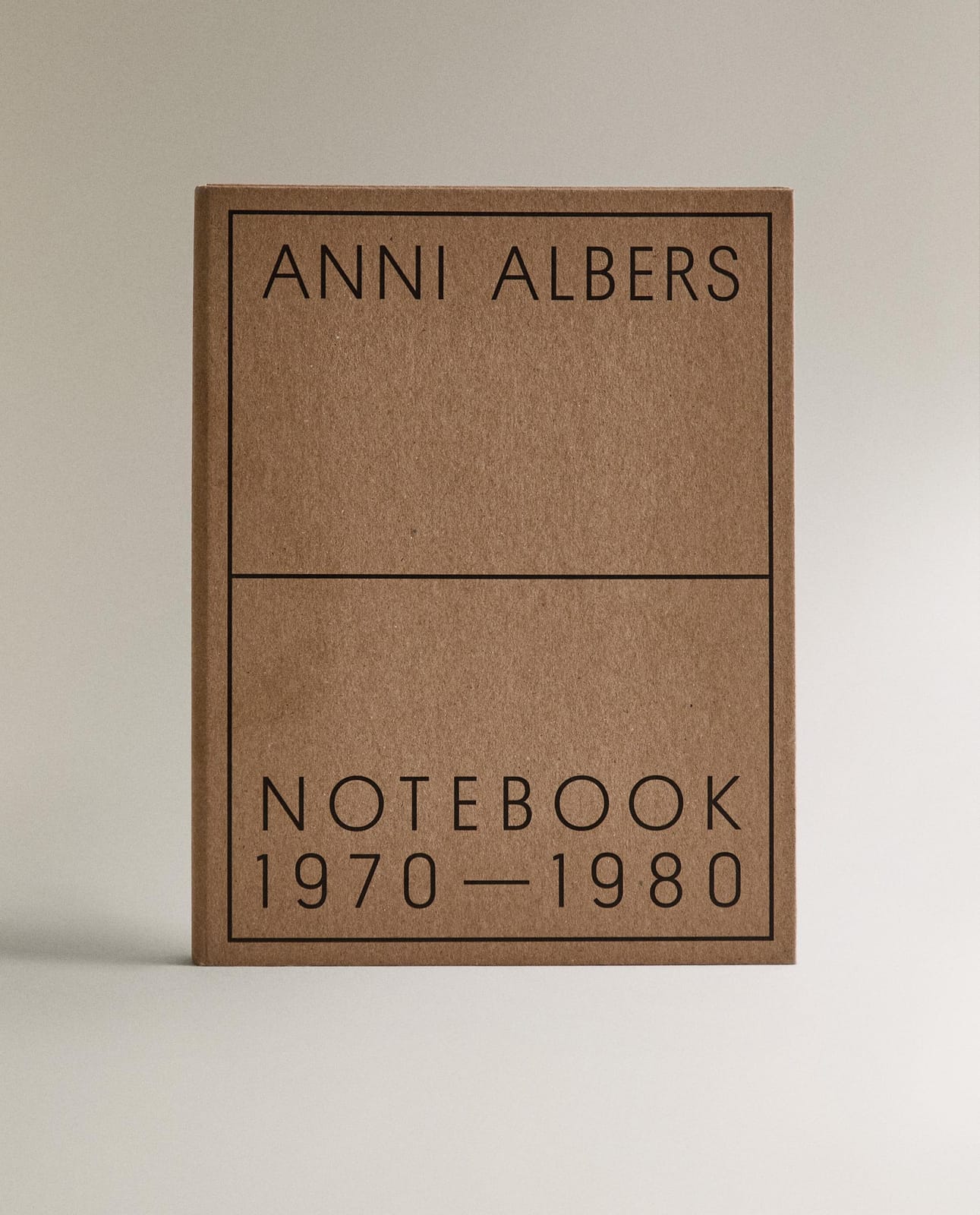 Печатная книга ZARA HOME КНИГА ANNI ALBERS NOTATNIK 1970-1980 (АНГЛ.) ECRU 20 x 1.5 x 25 cm