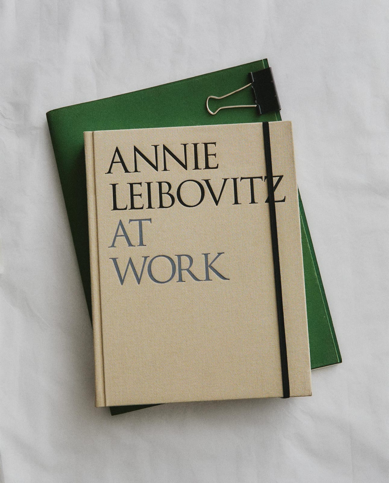 ZARA HOME КНИГА ANNIE LEIBOVITZ AT WORK (НА АНГЛИЙСКОМ ЯЗЫКЕ) ракурс 3
