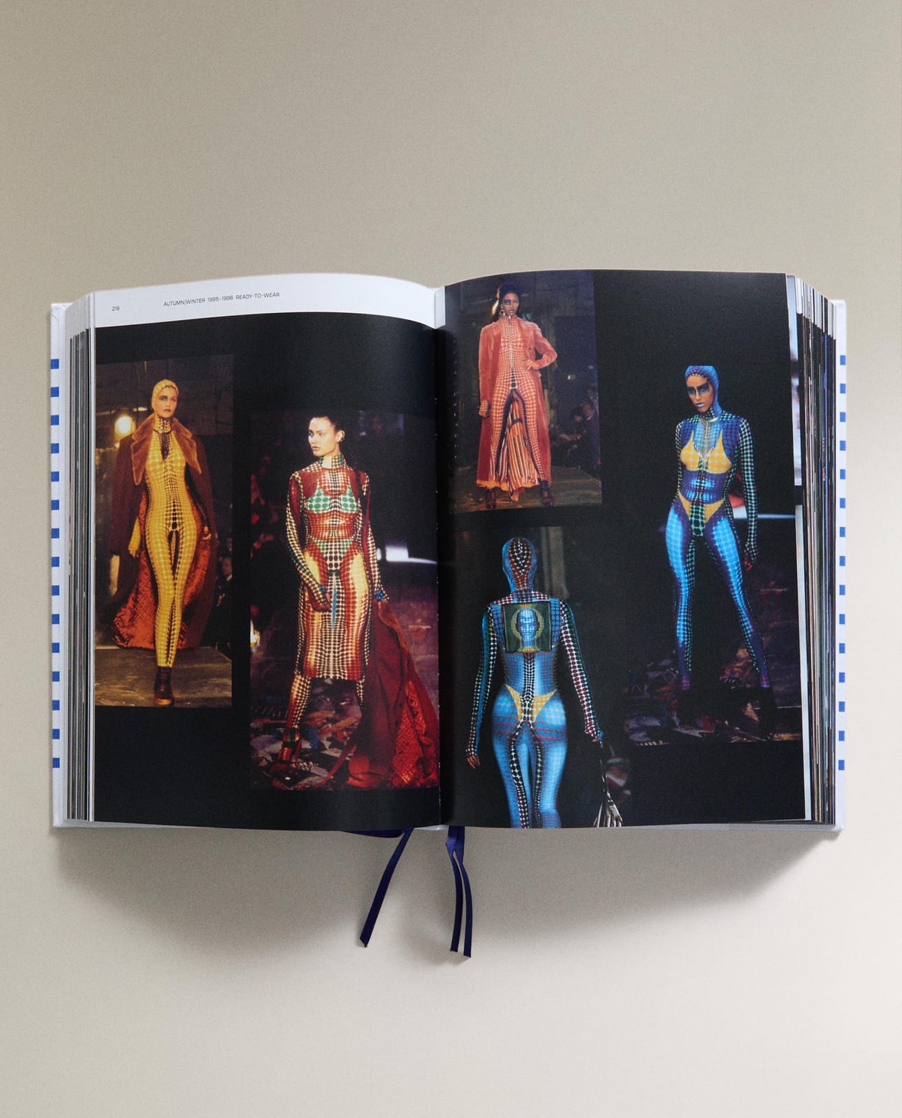 ZARA HOME КНИГА JEAN PAUL GAULTIER: CATWALK (АНГЛ.) ракурс 4
