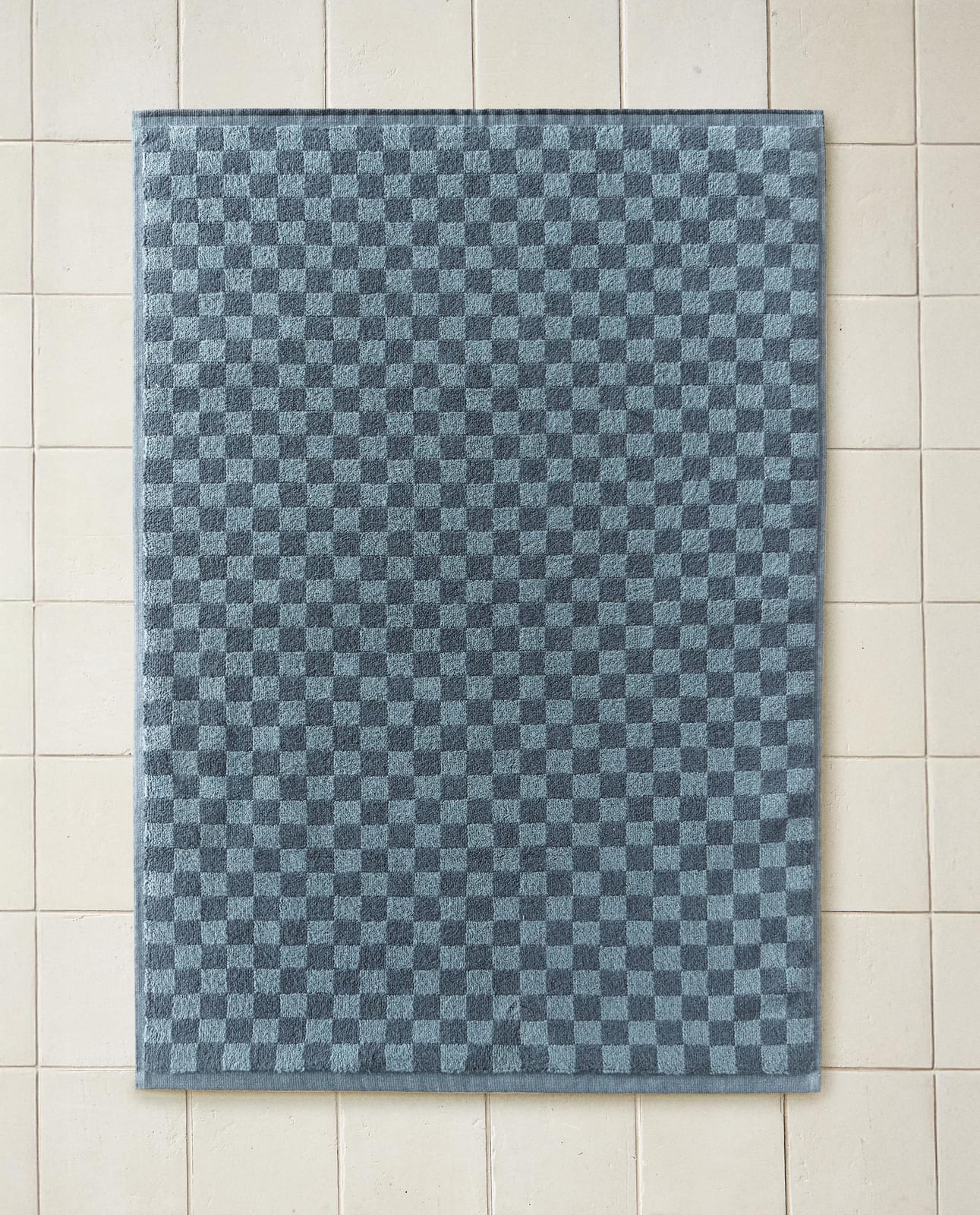 ZARA HOME КОВРИК ДЛЯ ВАННОЙ В КЛЕТКУ ракурс 3