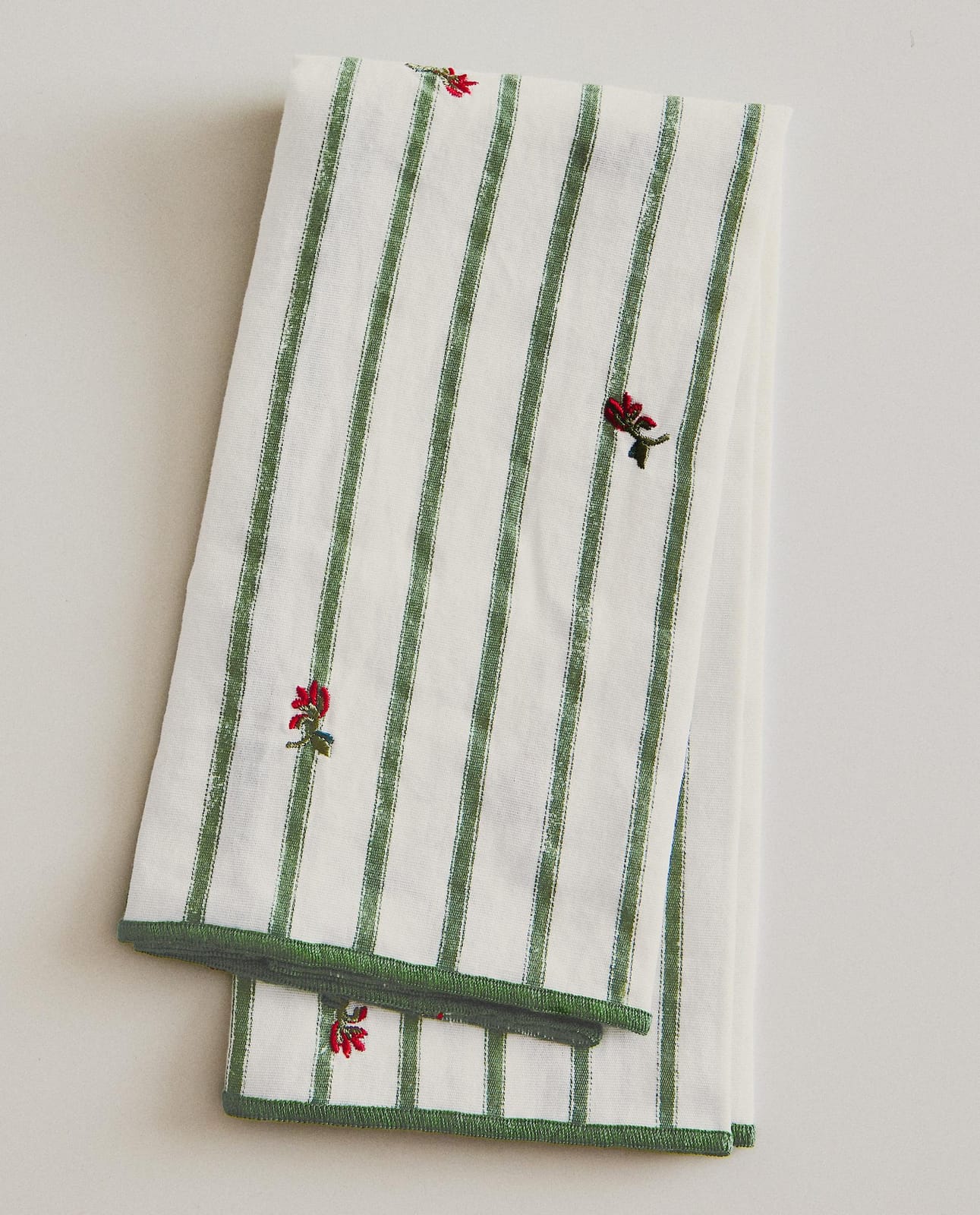 ZARA HOME САЛФЕТКИ В ПОЛОСКУ С ВЫШИВКОЙ (КОМПЛЕКТ 2 ШТ.) ракурс 8