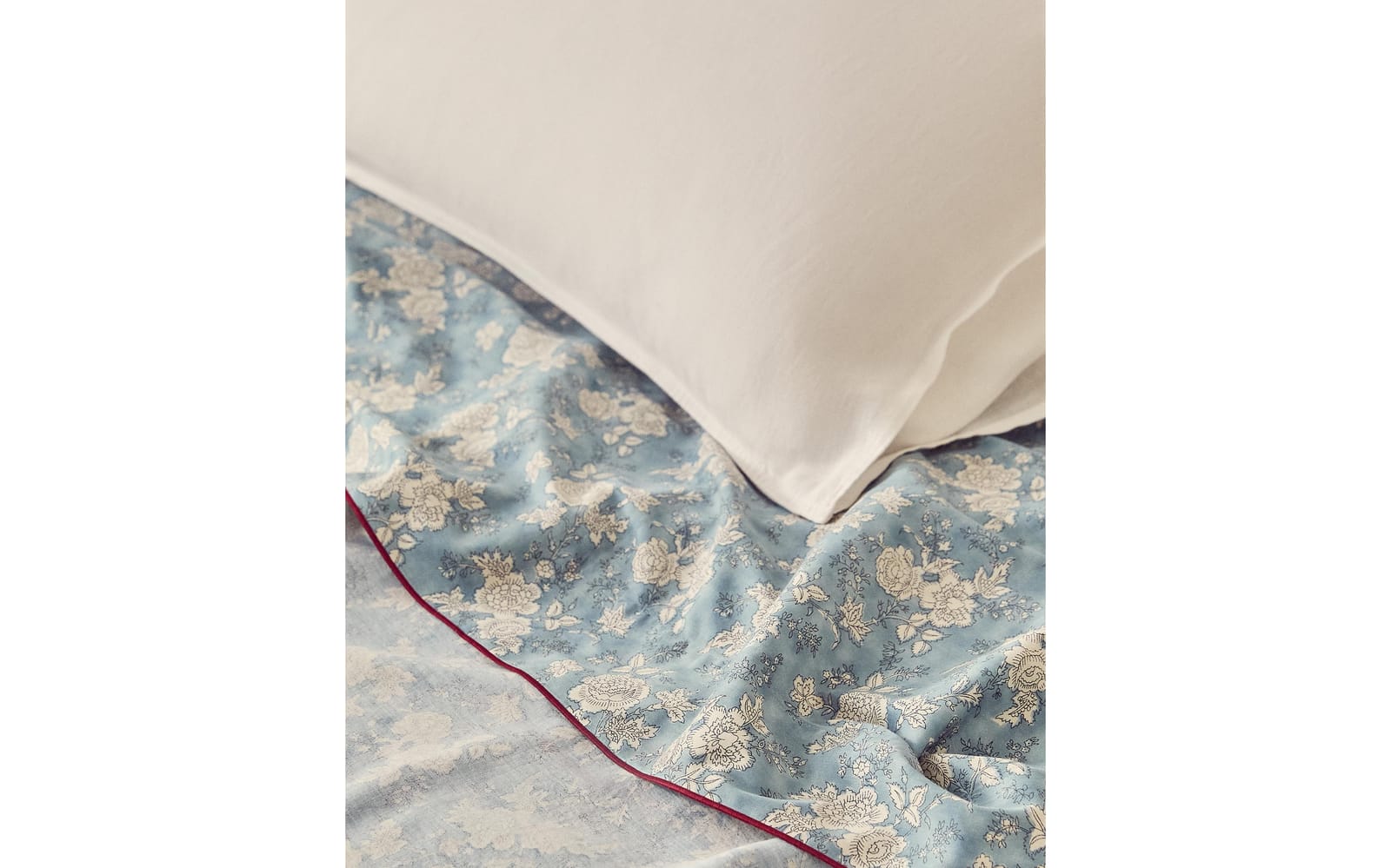 ZARA HOME ПРОСТЫНЯ БЕЗ РЕЗИНКИ ИЗ САТИНА С ЦВЕТОЧНЫМ УЗОРОМ С КАНТОМ ракурс 8