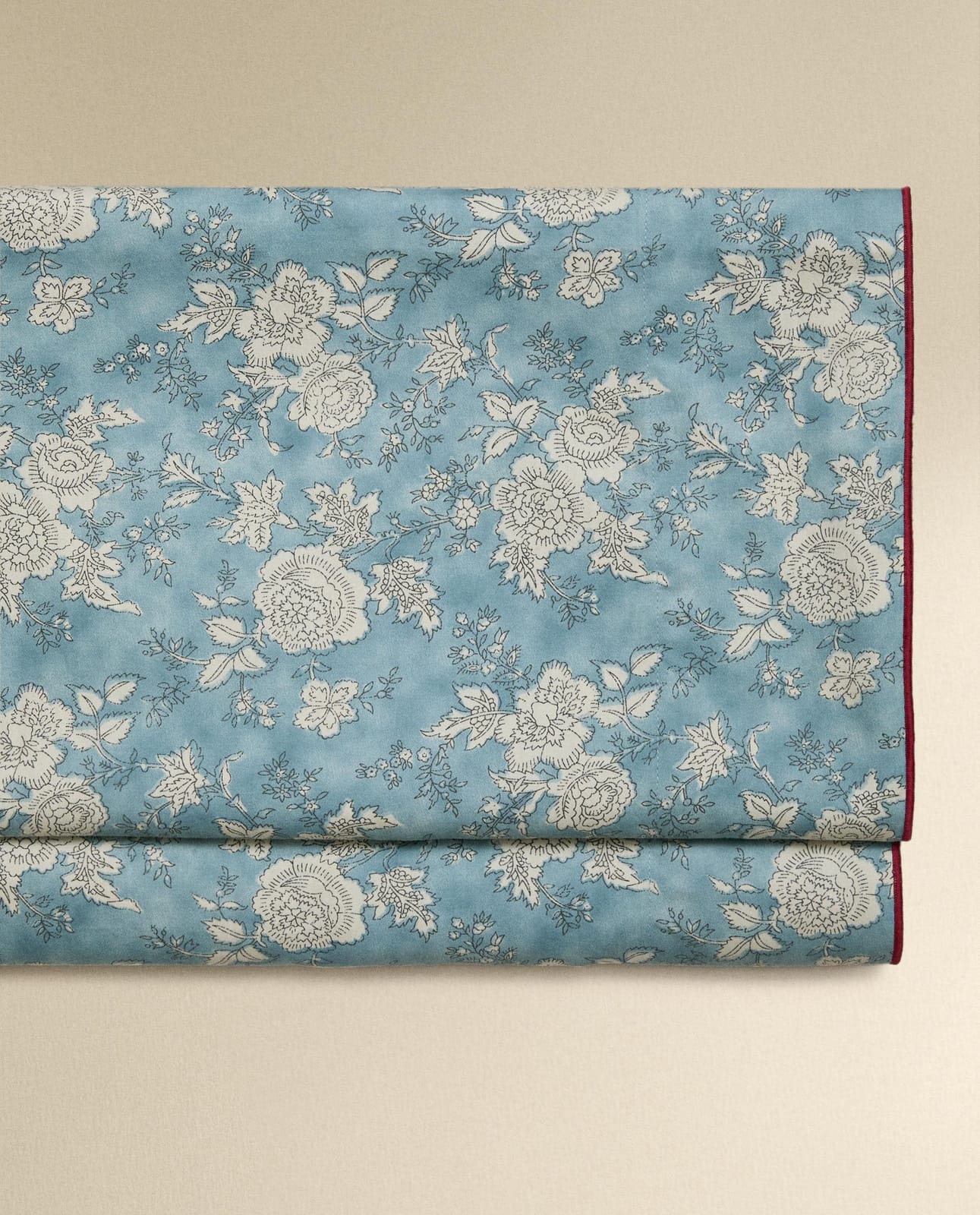 Простыня ZARA HOME ПРОСТЫНЯ БЕЗ РЕЗИНКИ ИЗ САТИНА С ЦВЕТОЧНЫМ УЗОРОМ С КАНТОМ СЕРЫЙ/СИНИЙ 240 x 280 см