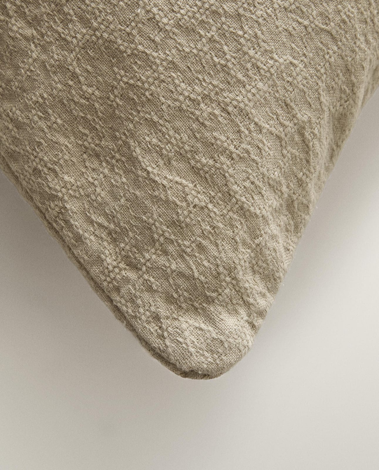 ZARA HOME НАВОЛОЧКА ИЗ ХЛОПКОВОГО ЖАККАРДА ракурс 2
