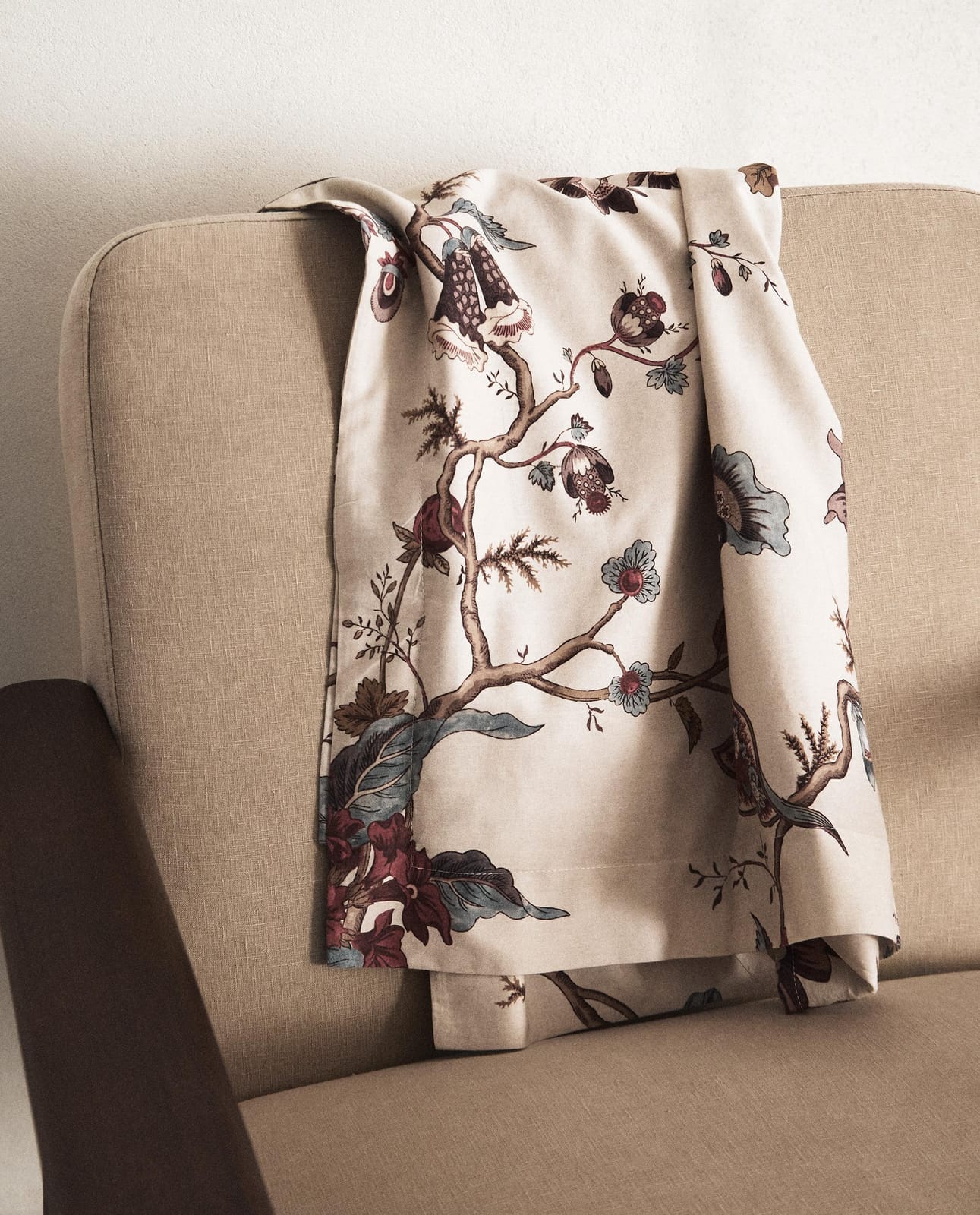ZARA HOME Сатиновый пододеяльник с цветами | KATHARINE POLE ракурс 8