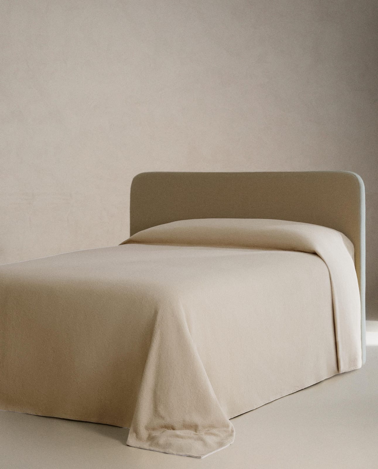 ZARA HOME ХЛОПКОВОЕ ЖАККАРДОВОЕ ПОКРЫВАЛО ракурс 3