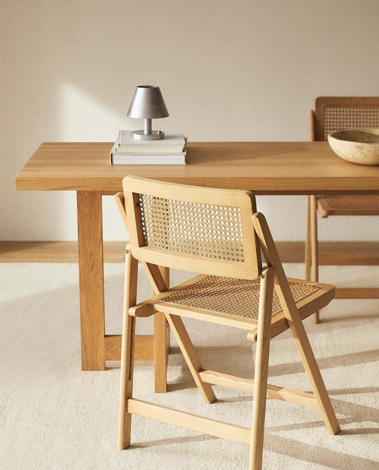 ZARA HOME СКЛАДНОЙ СТУЛ ДЕРЕВЯННЫЙ И РАТТАНОВЫЙ ракурс 7
