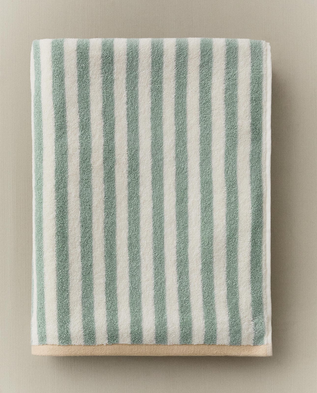 ZARA HOME ДВУСТОРОННЕЕ ПОЛОТЕНЦЕ ДЛЯ ВАННОЙ В ПОЛОСКУ ракурс 7