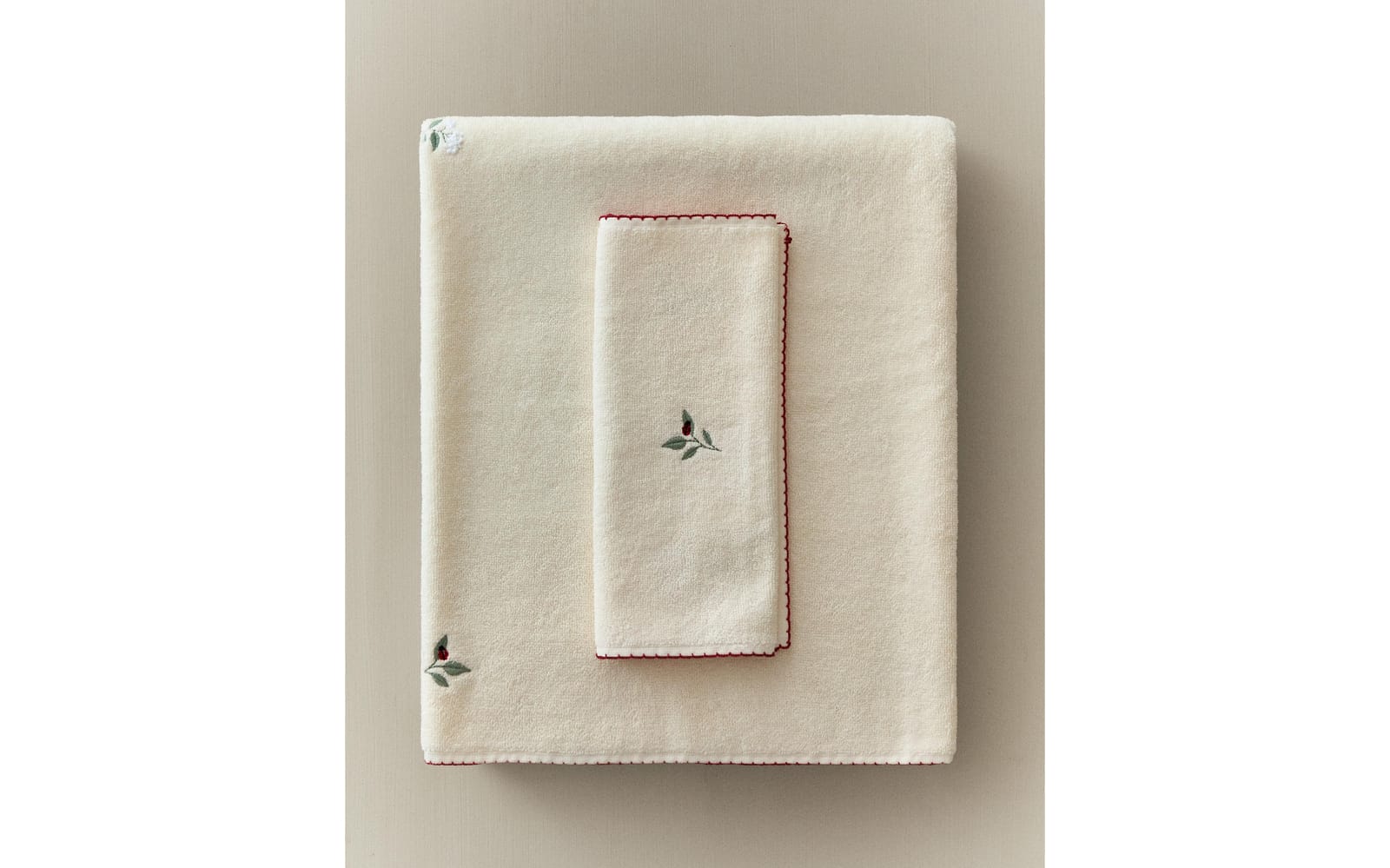 ZARA HOME БАННОЕ ПОЛОТЕНЦЕ С ВЫШИТЫМИ ЦВЕТАМИ ракурс 8