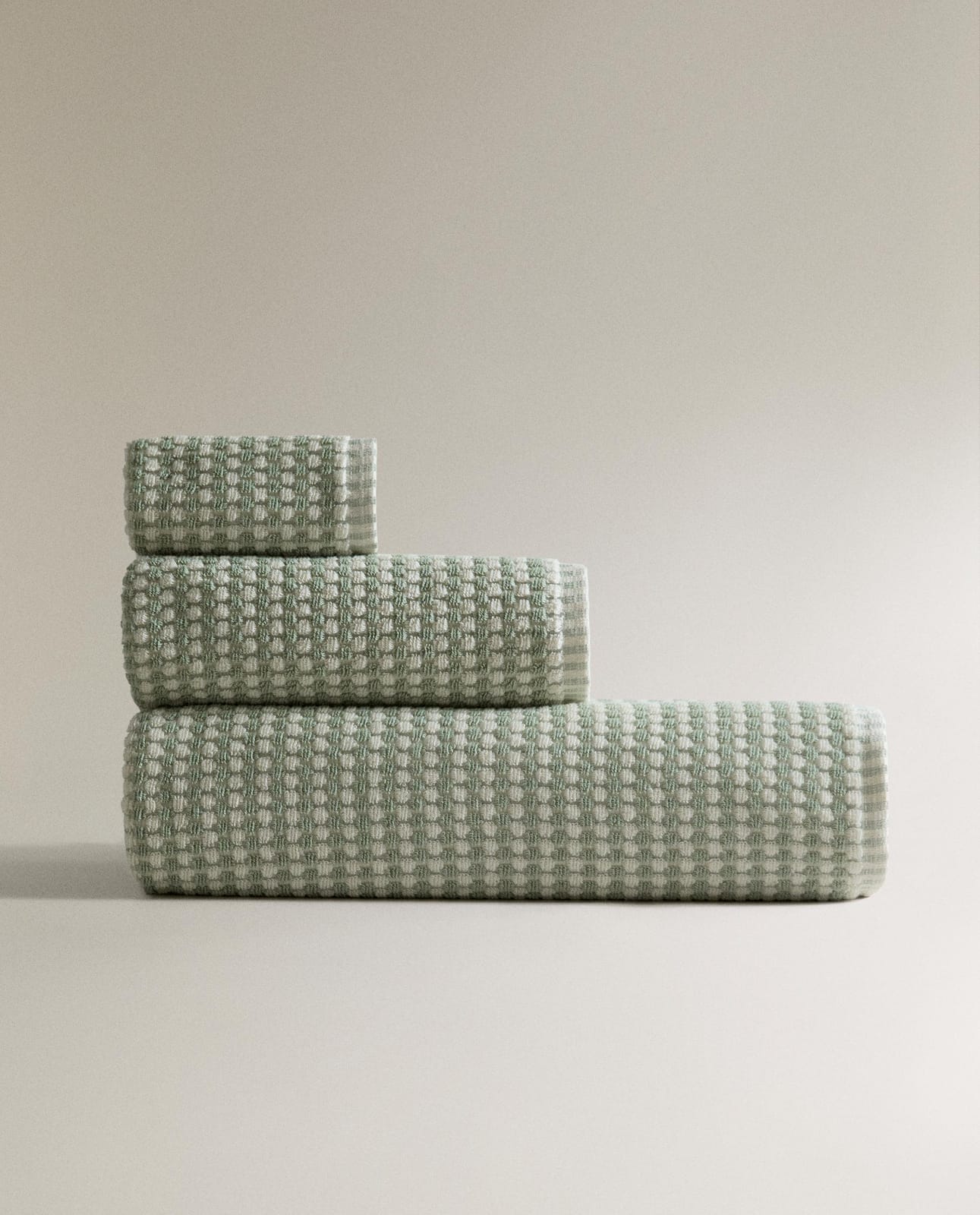 Bath towel ZARA HOME cotton towel with waffle texture Zielony 90 x 150 cm