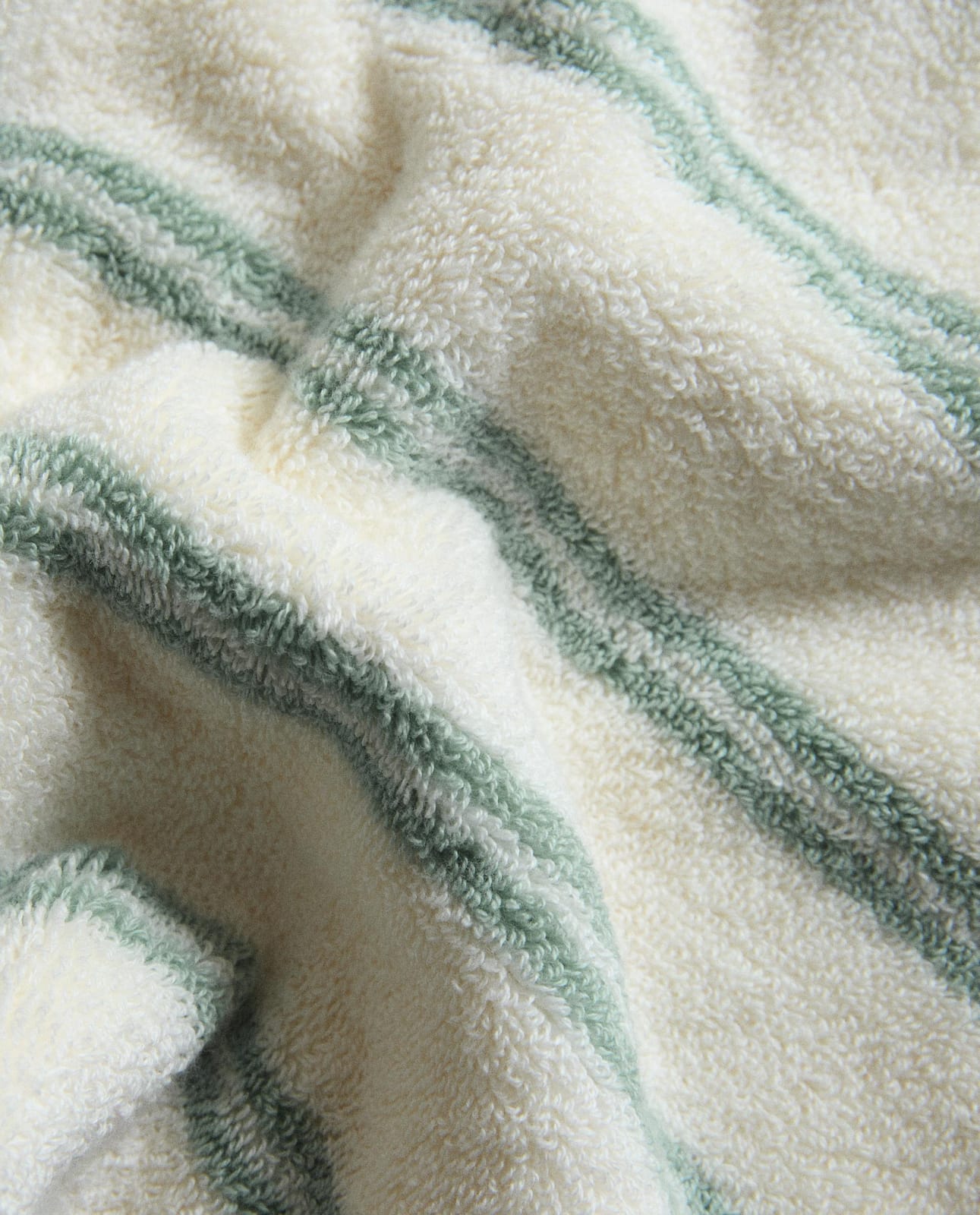 ZARA HOME БАННОЕ ПОЛОТЕНЦЕ В ДВОЙНУЮ ПОЛОСКУ ракурс 2
