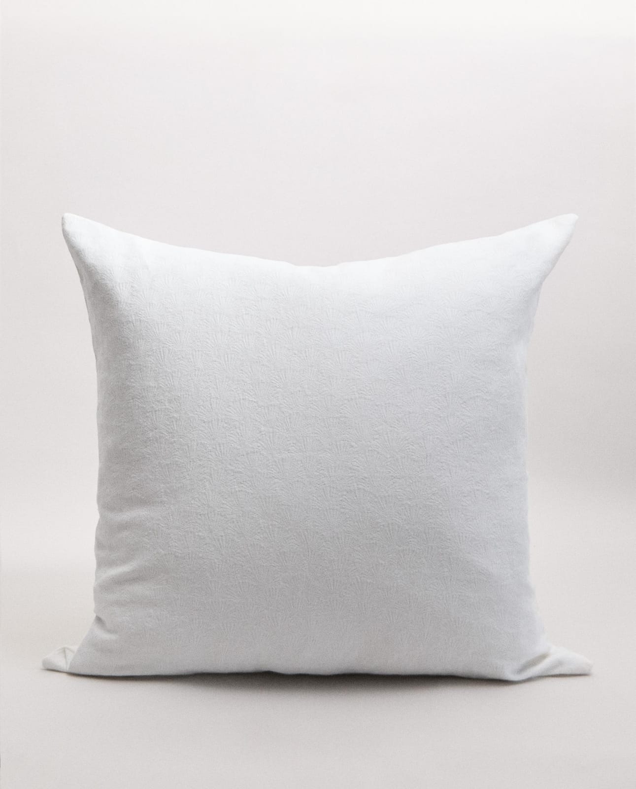 ZARA HOME Хлопковая наволочка на подушку жаккардовая ракурс 8