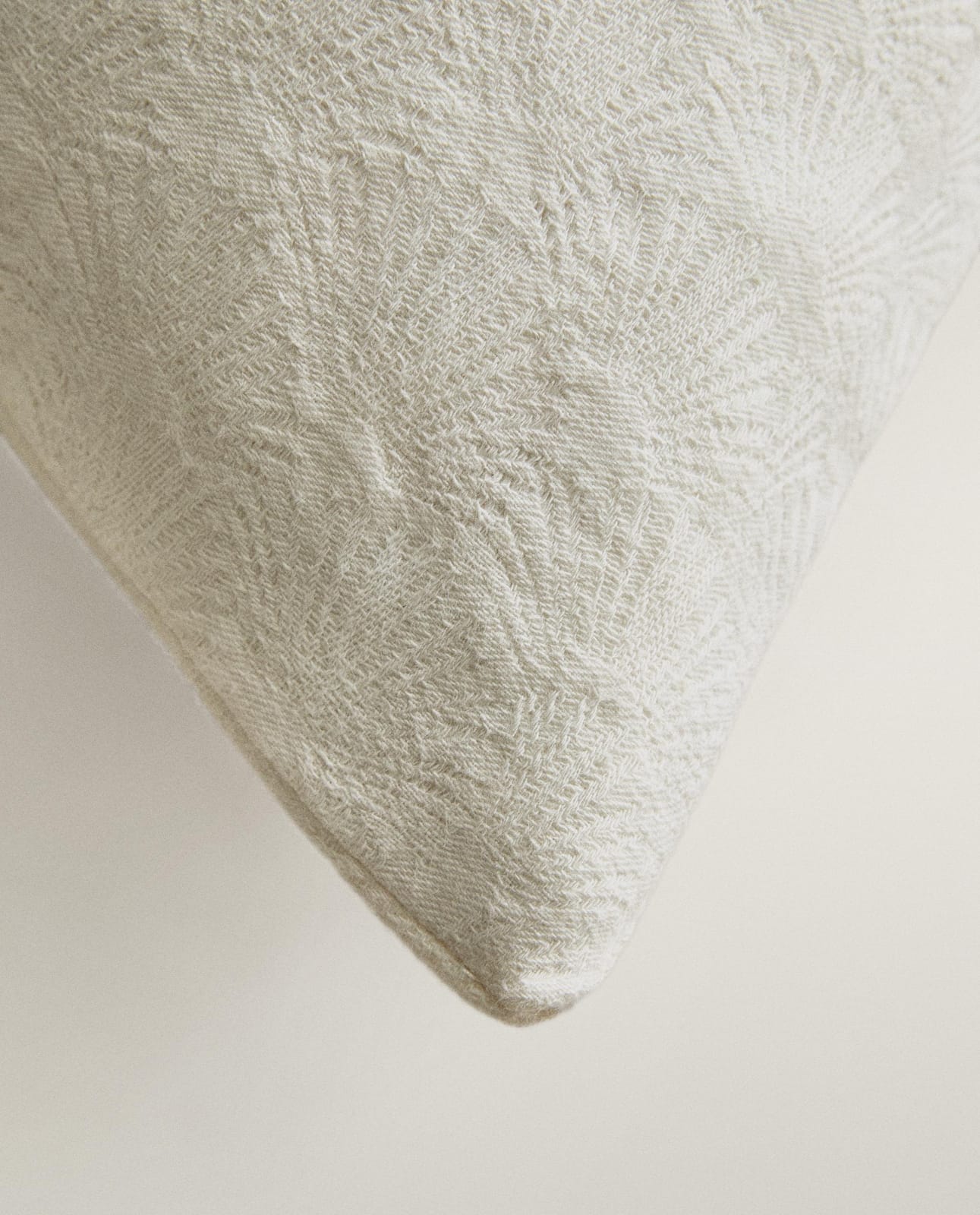 ZARA HOME Хлопковая наволочка на подушку жаккардовая ракурс 2