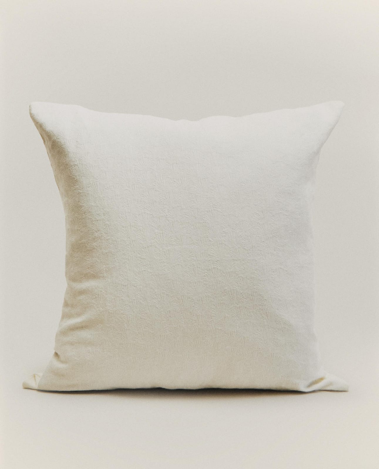 ZARA HOME Хлопковая наволочка на подушку жаккардовая ракурс 7