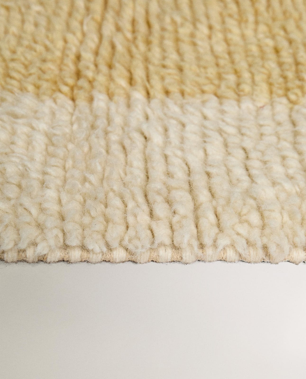 ZARA HOME ШЕРСТЯНОЙ КОВЁР ракурс 4