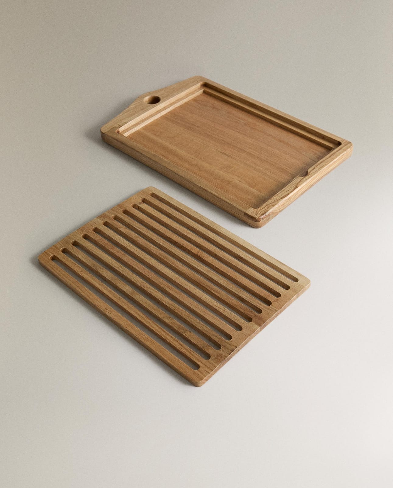 ZARA HOME ДУБОВАЯ ДОСКА ДЛЯ РЕЗКИ ХЛЕБА ракурс 2