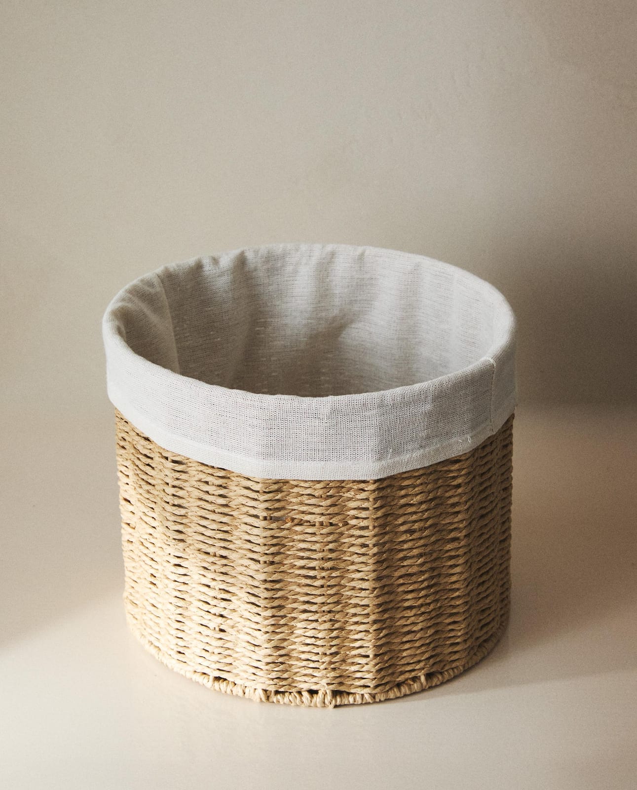 ZARA HOME КРУГЛАЯ КОРЗИНА С ХЛОПКОВОЙ ПОДКЛАДКОЙ ракурс 6