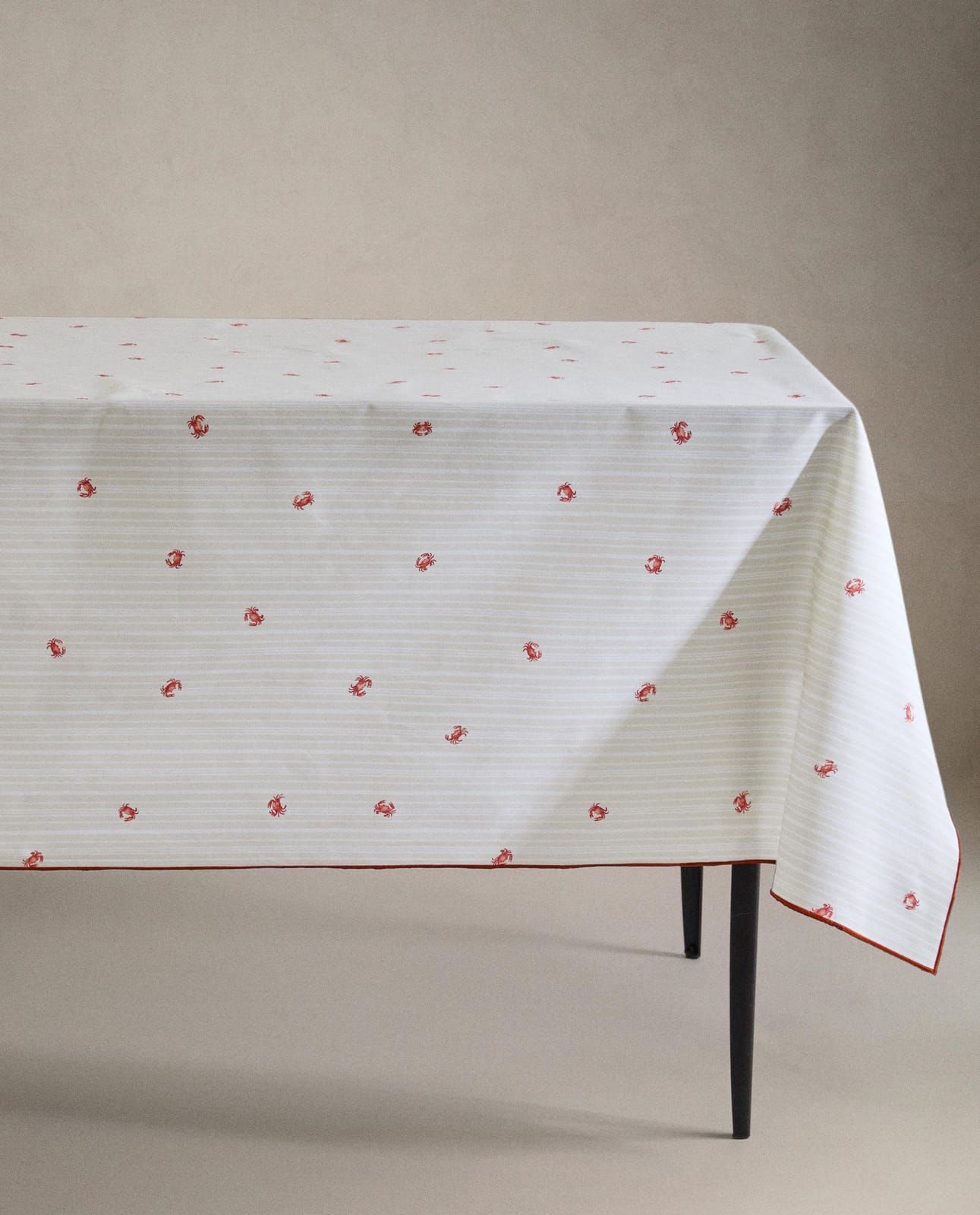 Скатерть ZARA HOME OBRUS хлопковый с смолой и узором в крабы ECRU 150 x 250 cm